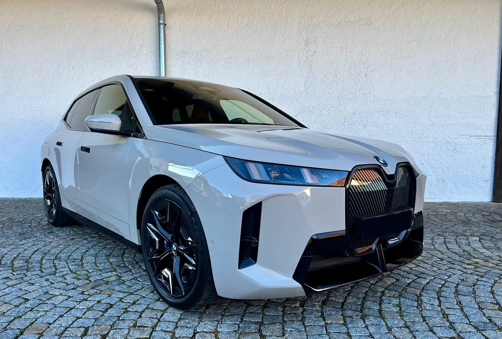 BMW iX xDrive 60i Facelift M Sport, снимка 1