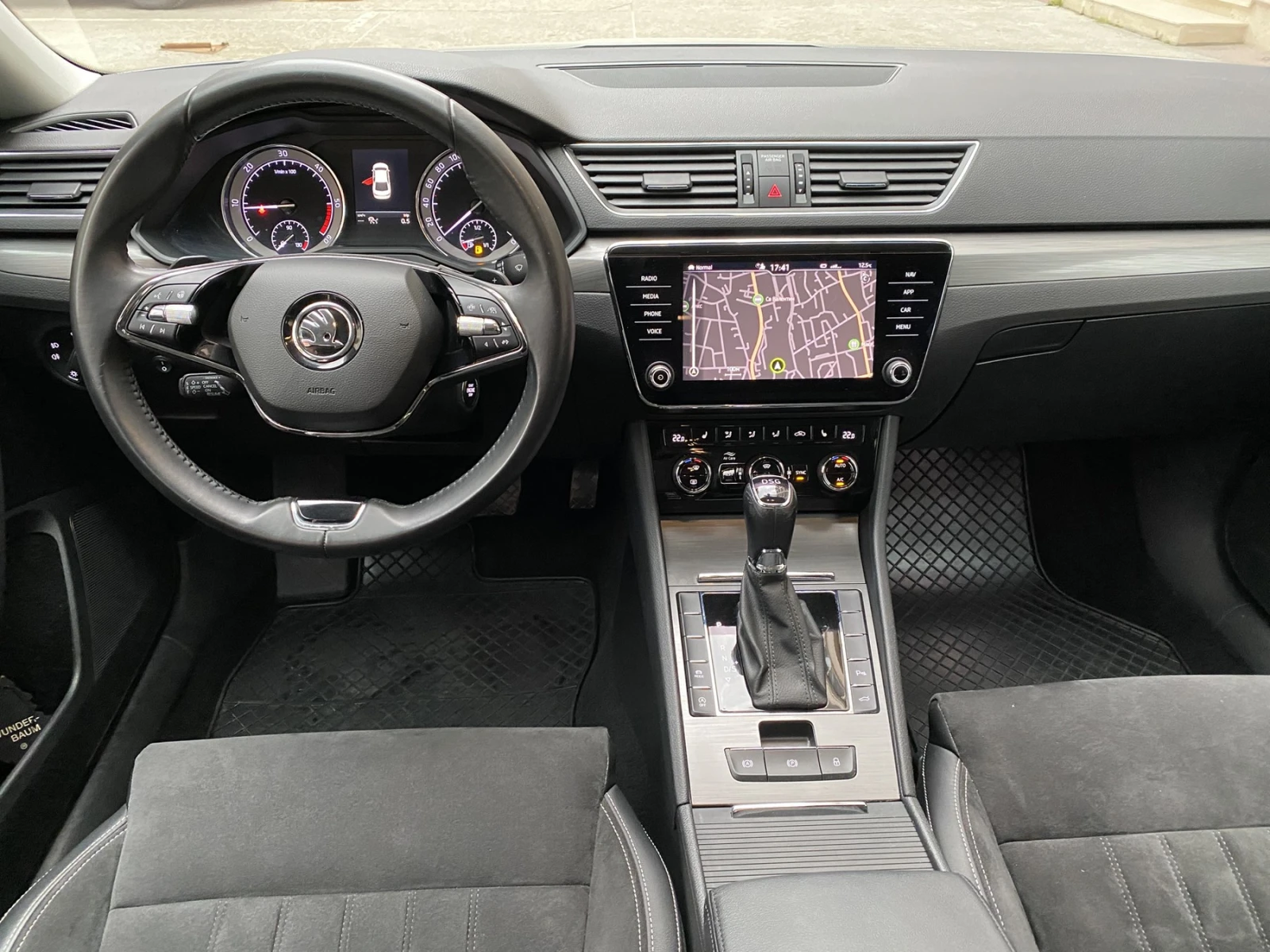Skoda Superb 2.0TDI/DSG/150кс./Style+ /Distronic/LED lights  - изображение 10