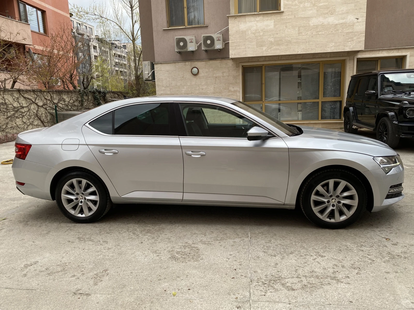 Skoda Superb 2.0TDI/DSG/150кс./Style+ /Distronic/LED lights  - изображение 4