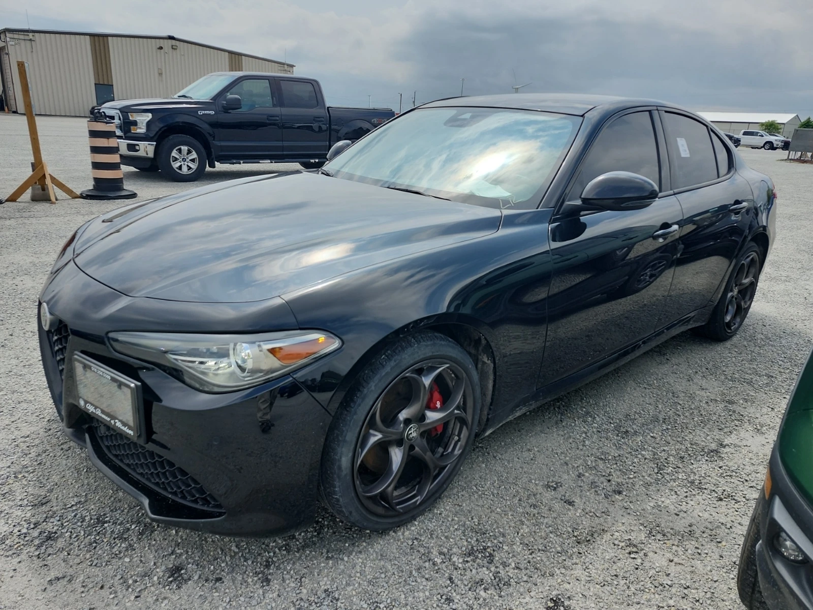 Alfa Romeo Giulia * TI SPORT * Q4 * CARFAX * ВЪЗМОЖНОСТ ЗА АВТОКРЕДИ - изображение 2