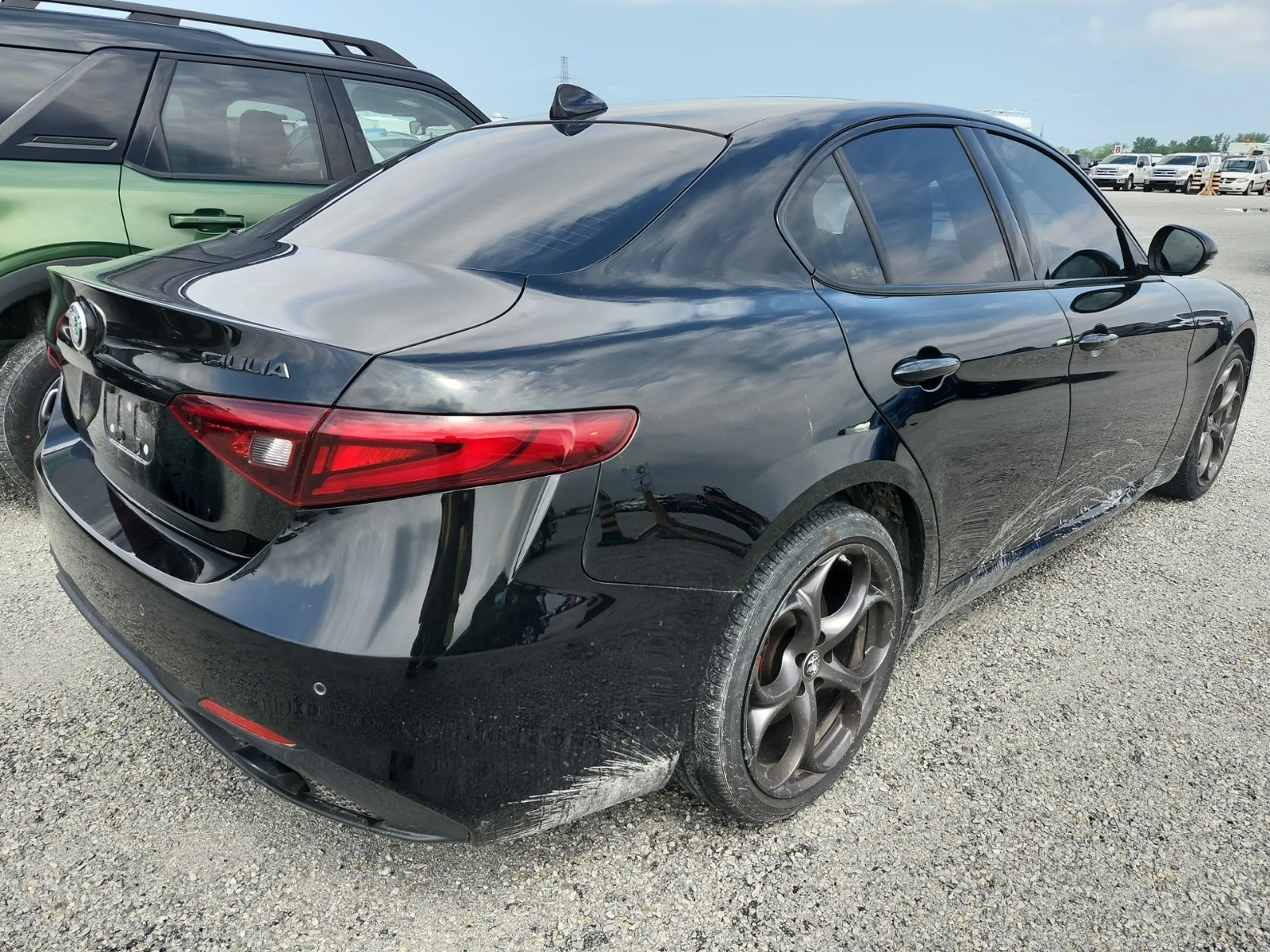 Alfa Romeo Giulia * TI SPORT * Q4 * CARFAX * ВЪЗМОЖНОСТ ЗА АВТОКРЕДИ - изображение 3