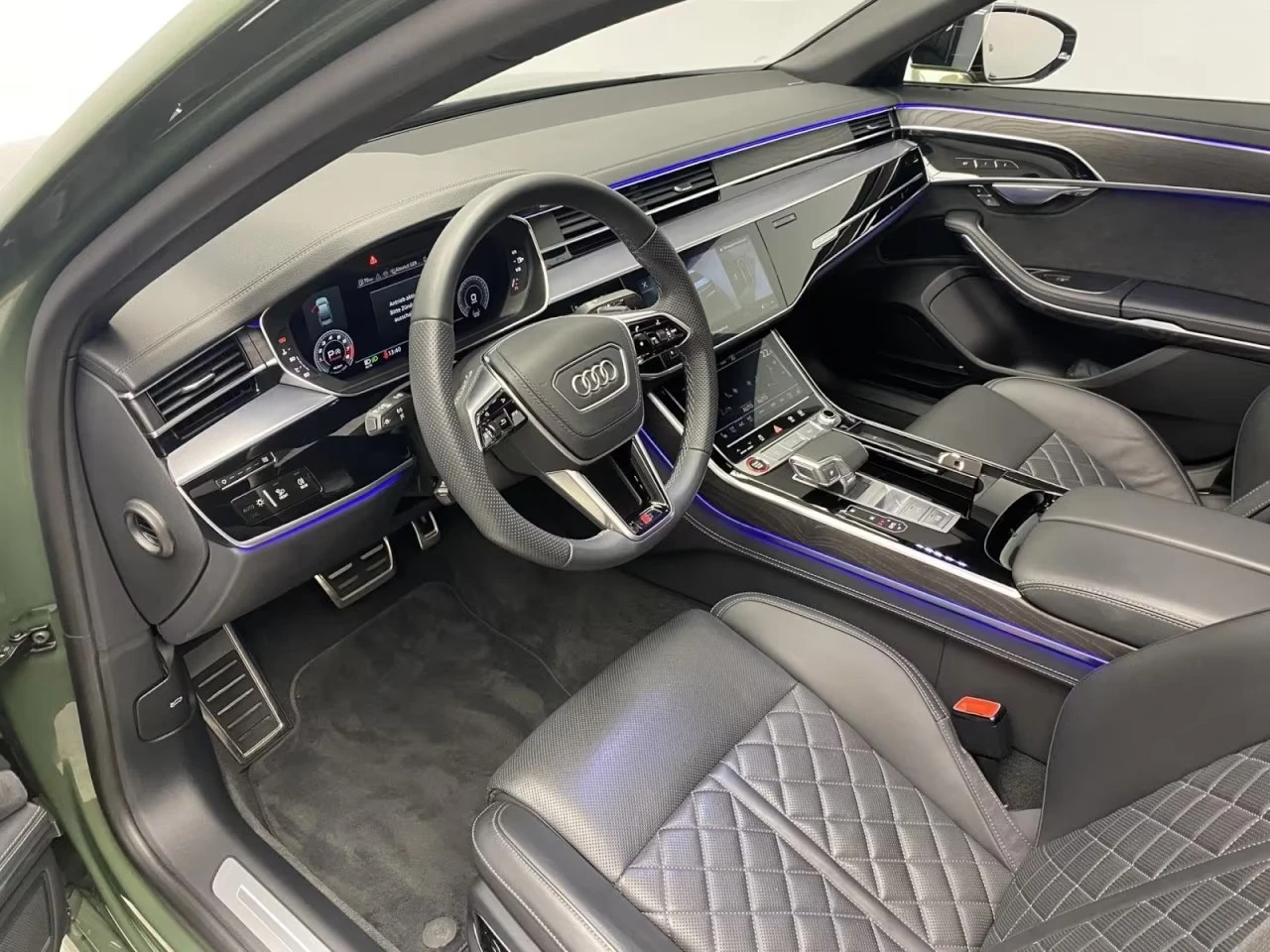 Audi S8 Limousine 4.0 TFSI quattro Pano  - изображение 5