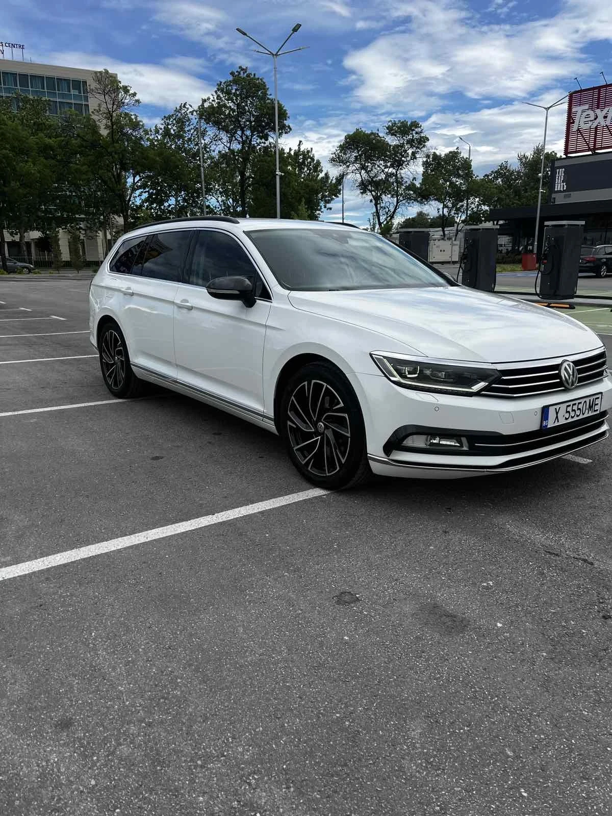 VW Passat 2.0 150 к.с Лед Дистроник Масаж Лизинг