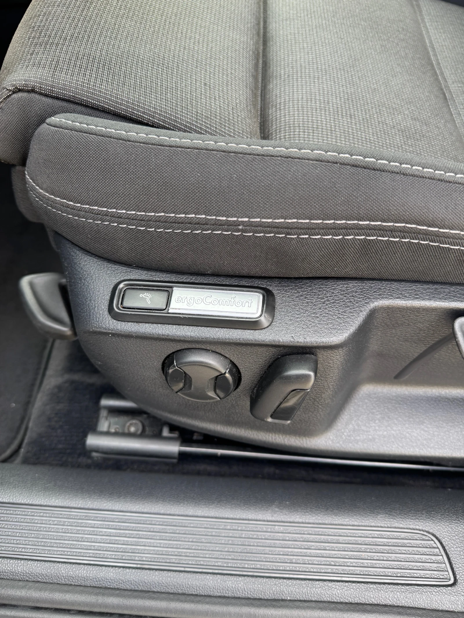 VW Passat 2.0 150 к.с LED DISTRONIC MASAJ - изображение 8