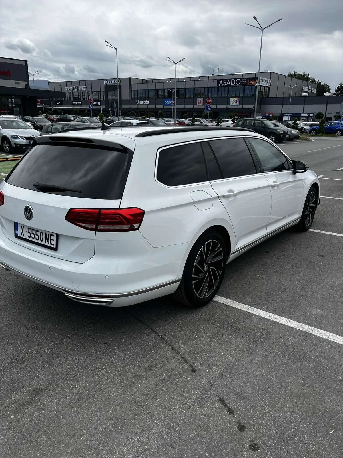 VW Passat 2.0 150 к.с Лед Дистроник Масаж Лизинг, снимка 17 - Автомобили и джипове - 53921996
