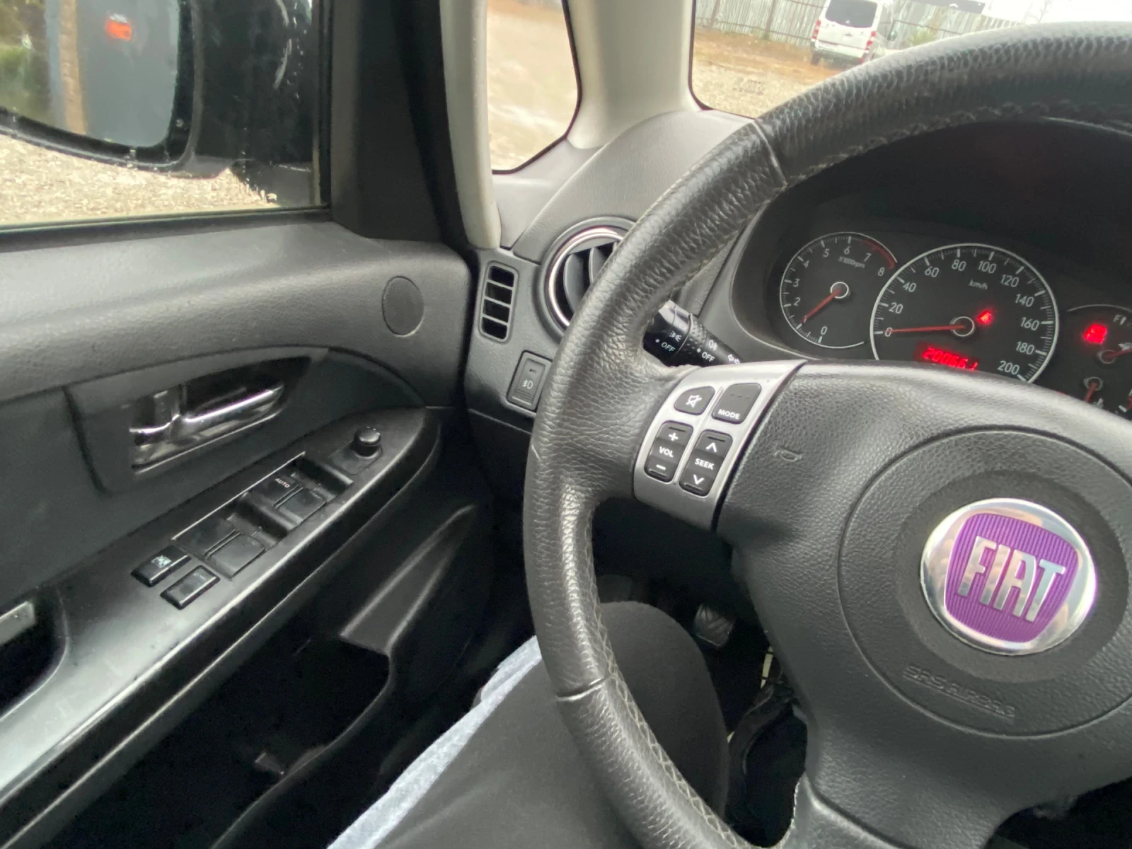 Fiat Sedici 1, 6 -4х4 - изображение 8