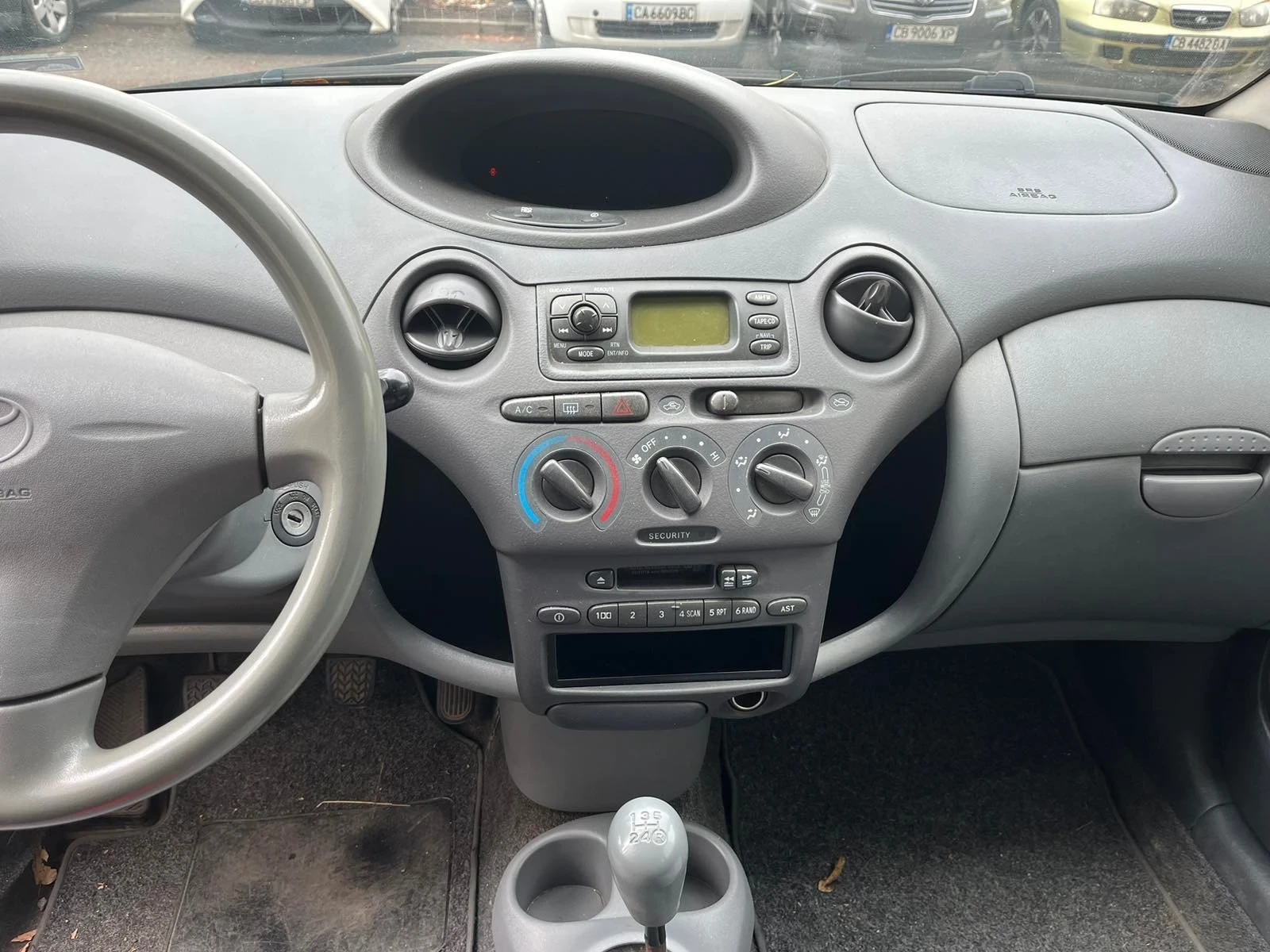 Toyota Yaris  - изображение 6