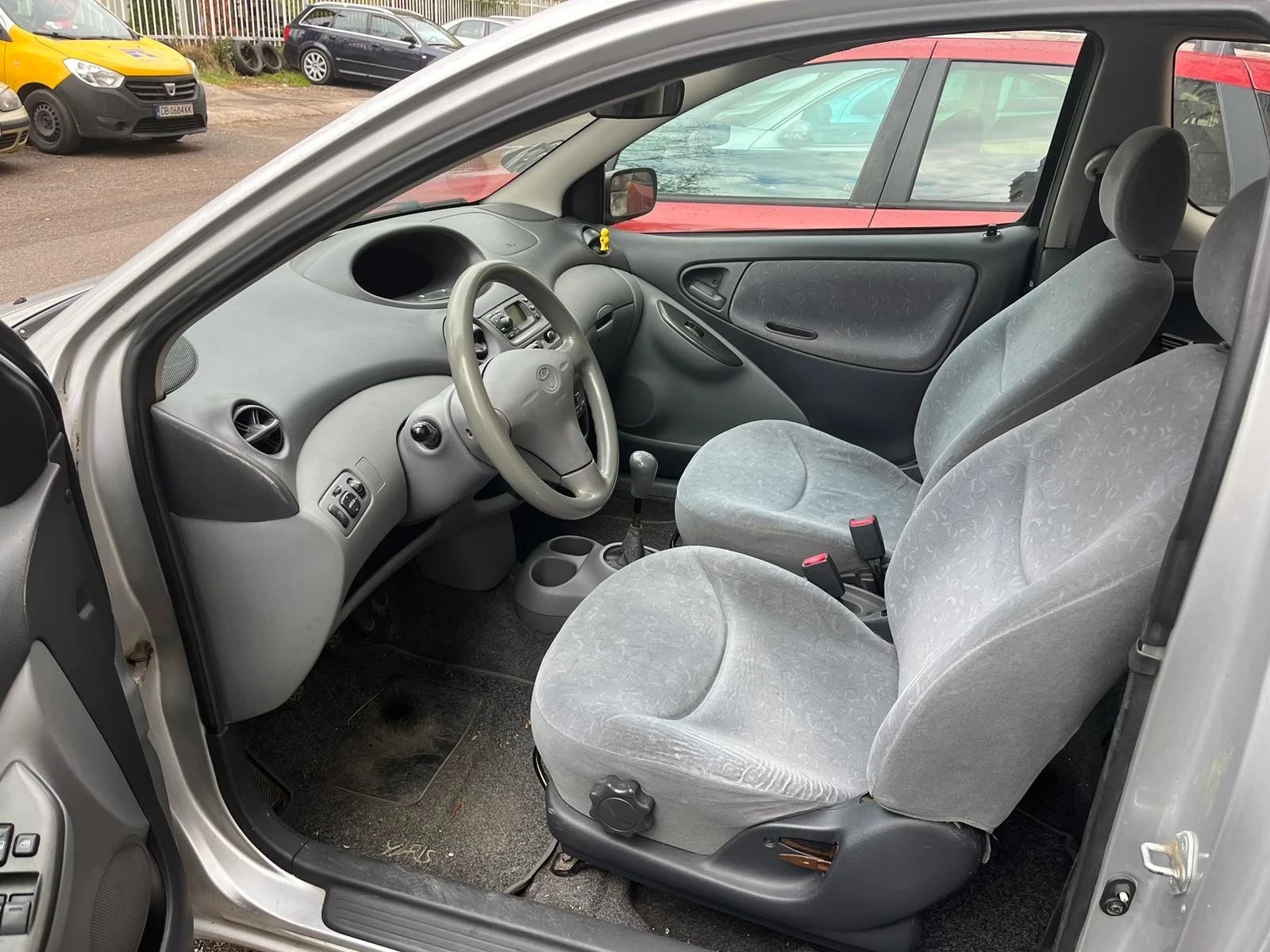 Toyota Yaris  - изображение 5