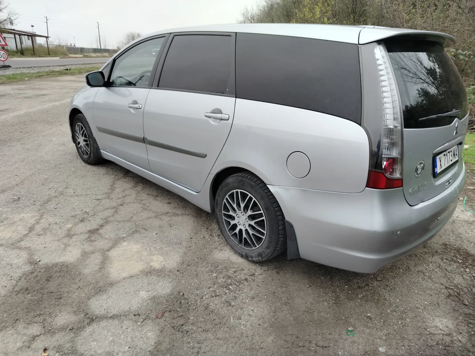 Mitsubishi Grandis  - изображение 5