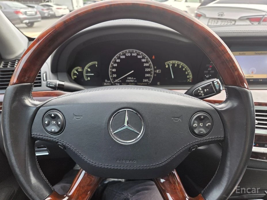 Mercedes-Benz S 550  - изображение 6