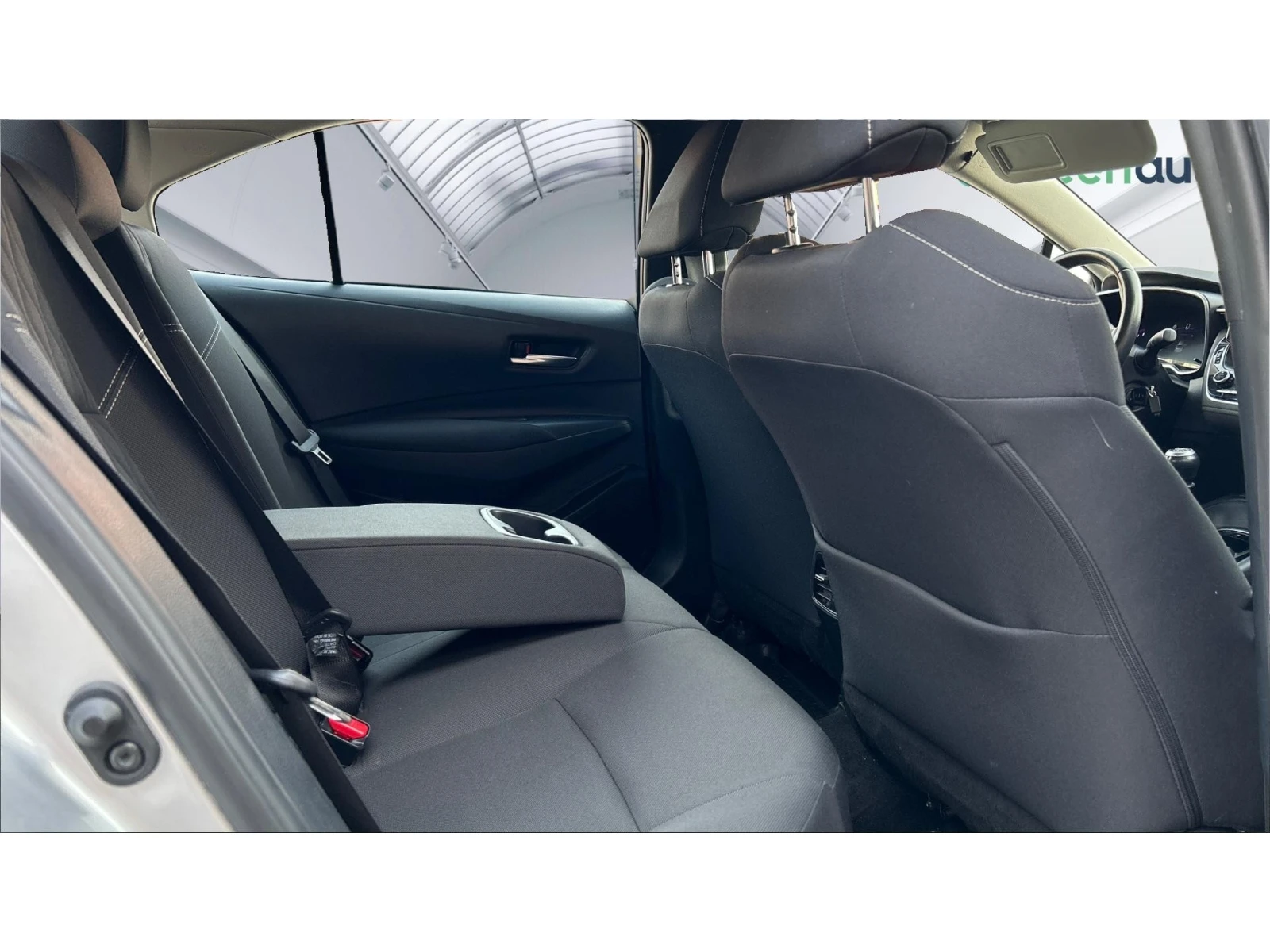 Toyota Corolla  1.6 VVT-i  M/T, Месечна вноска от 444 лв. - изображение 10