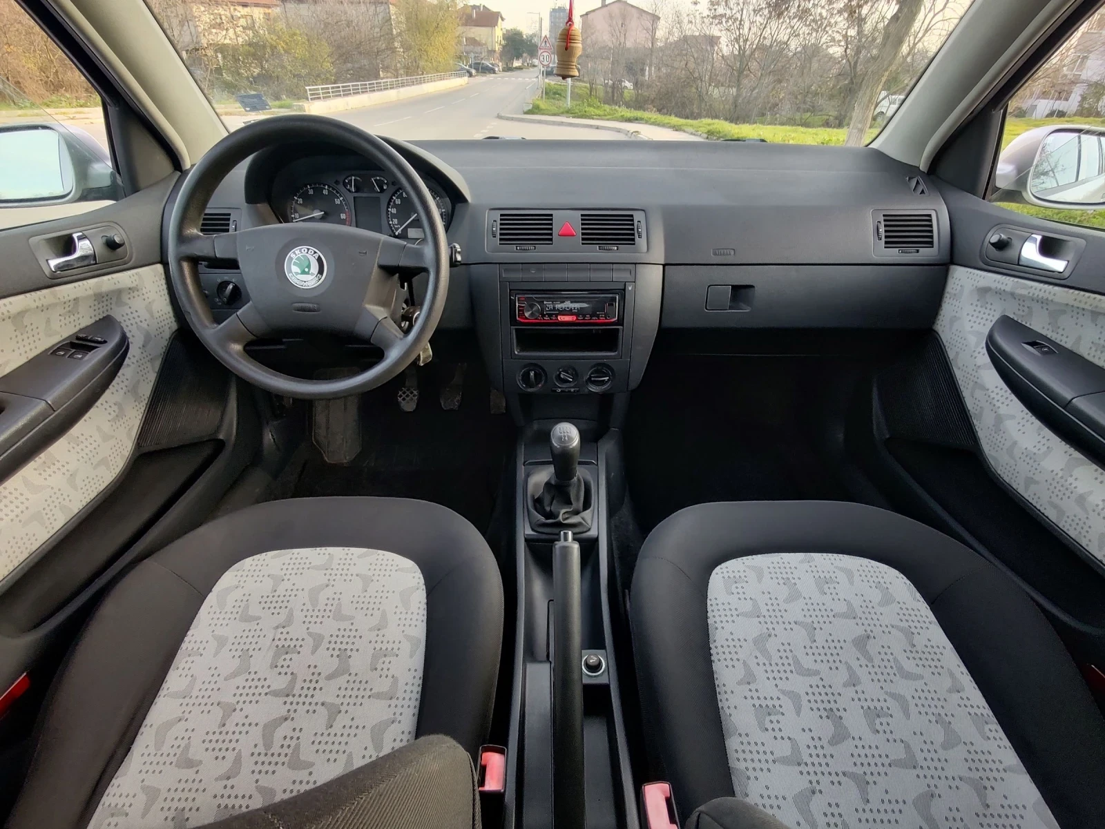 Skoda Fabia 1.4i 16V | Mobile.bg � ����������� 9