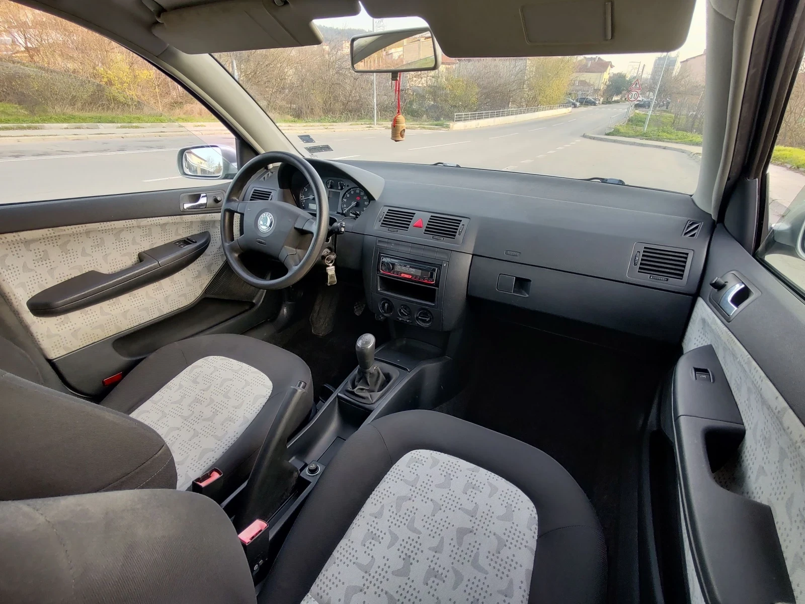 Skoda Fabia 1.4i 16V | Mobile.bg � ����������� 12