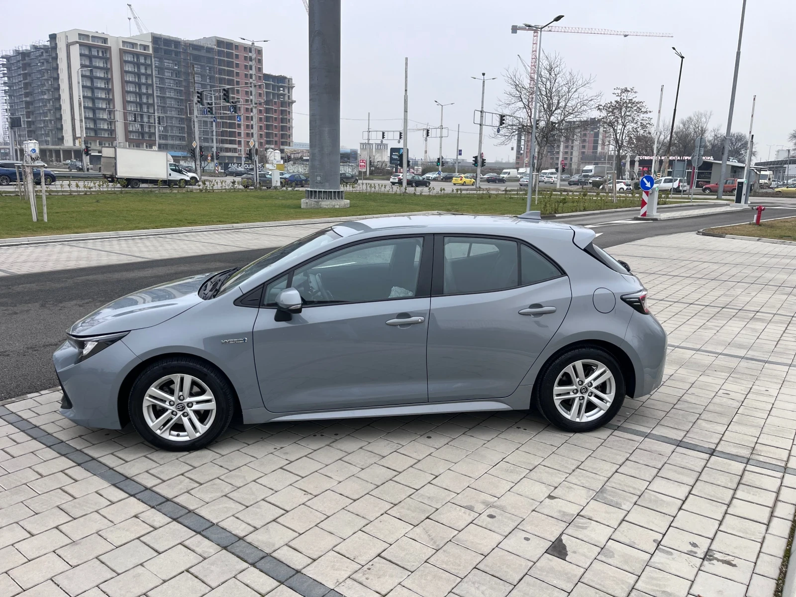 Toyota Corolla 1.8 HIBRYD 122 КС ГАРАНЦИЯ  - изображение 4