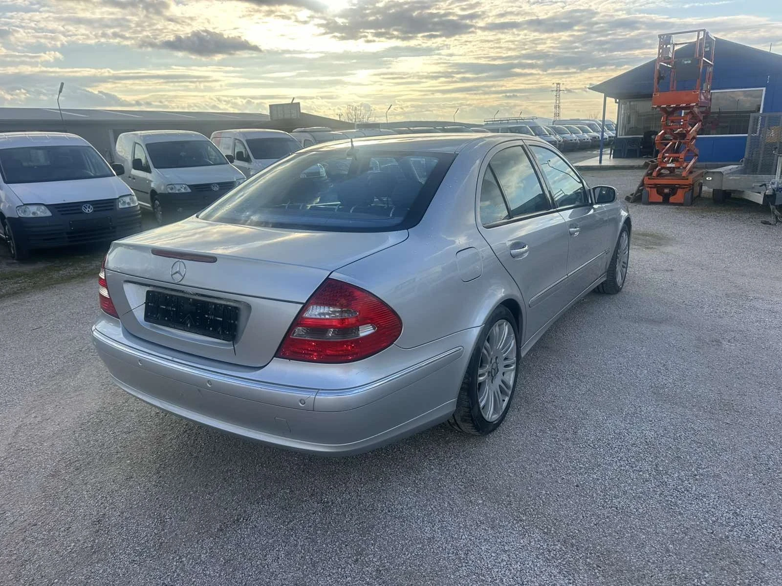 Mercedes-Benz E 320  - изображение 2