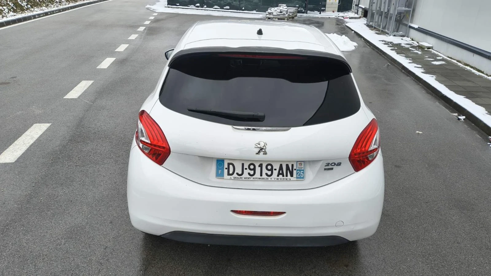 Peugeot 208 1.6 HDI NAVI , снимка 6 - Автомобили и джипове - 53771532