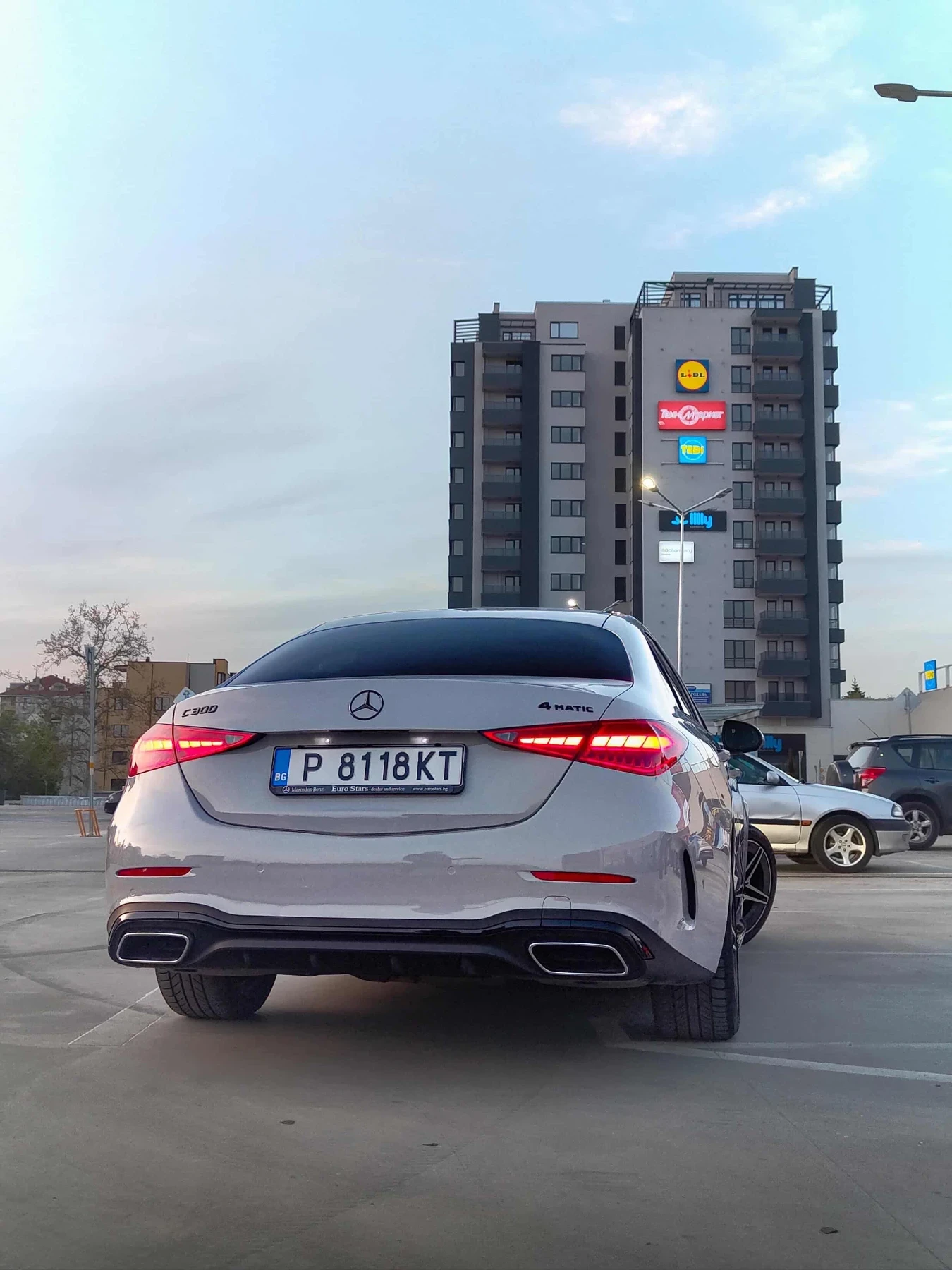 Mercedes-Benz C 300 4MATIC  BURMESTER  AMBIENT  CARPLAY  360  М.ТОЧКА, снимка 8 - Автомобили и джипове - 54020117