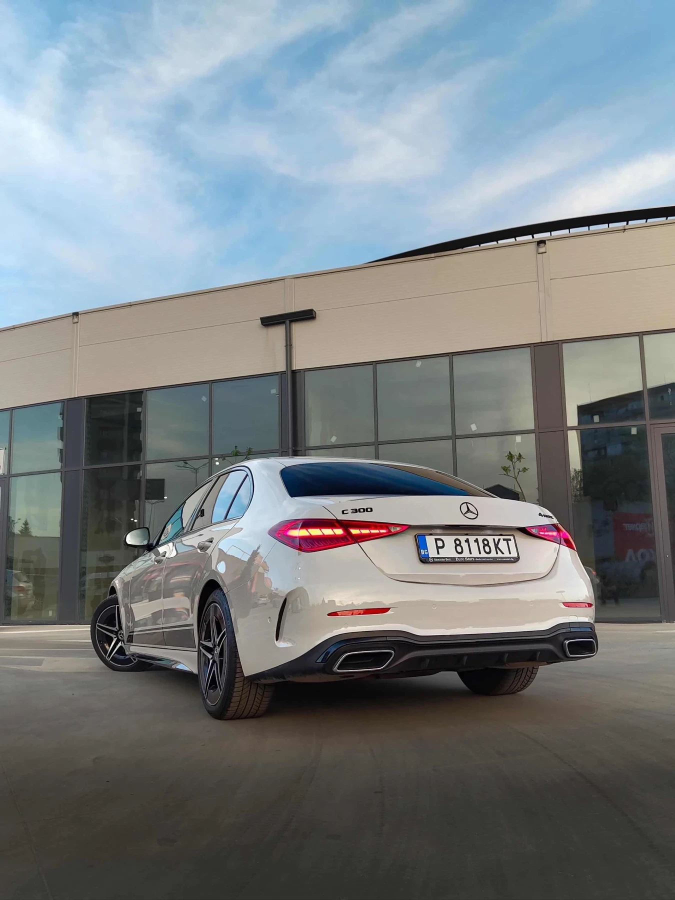 Mercedes-Benz C 300 4MATIC  BURMESTER  AMBIENT  CARPLAY  360  М.ТОЧКА, снимка 4 - Автомобили и джипове - 54020117