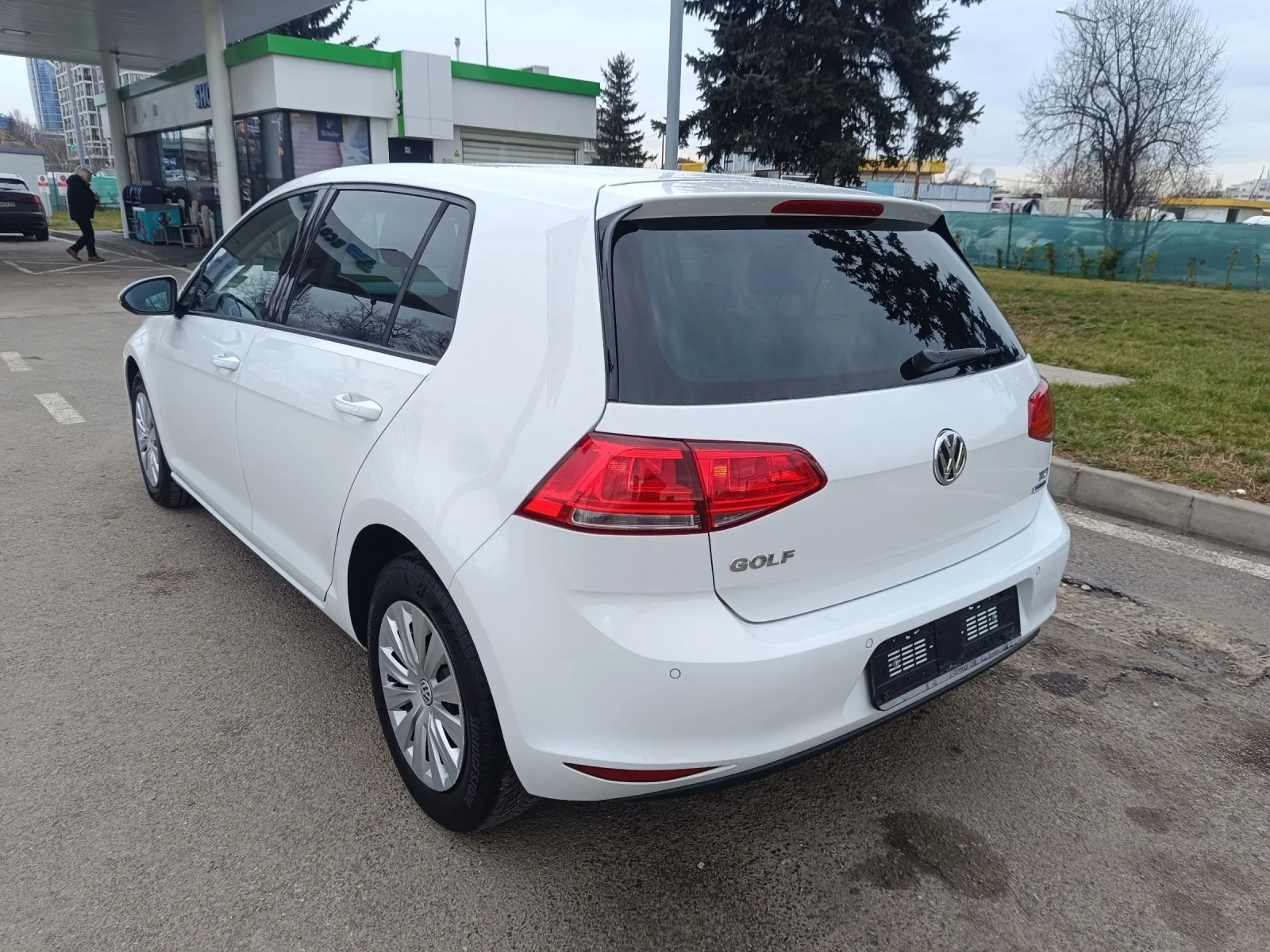 VW Golf 1.6tdi, снимка 6 - Автомобили и джипове - 54128056