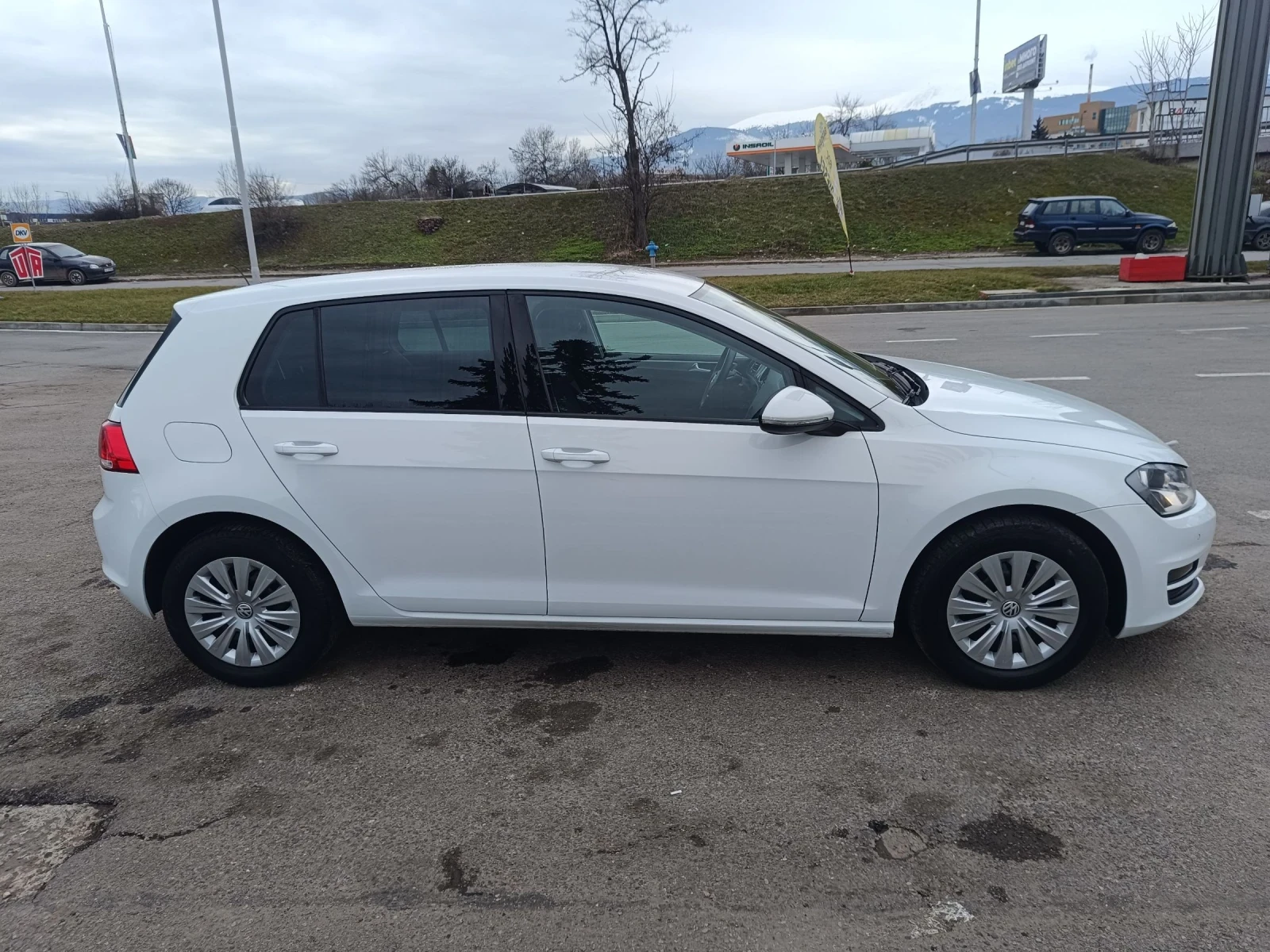 VW Golf 1.6tdi, снимка 4 - Автомобили и джипове - 54128056