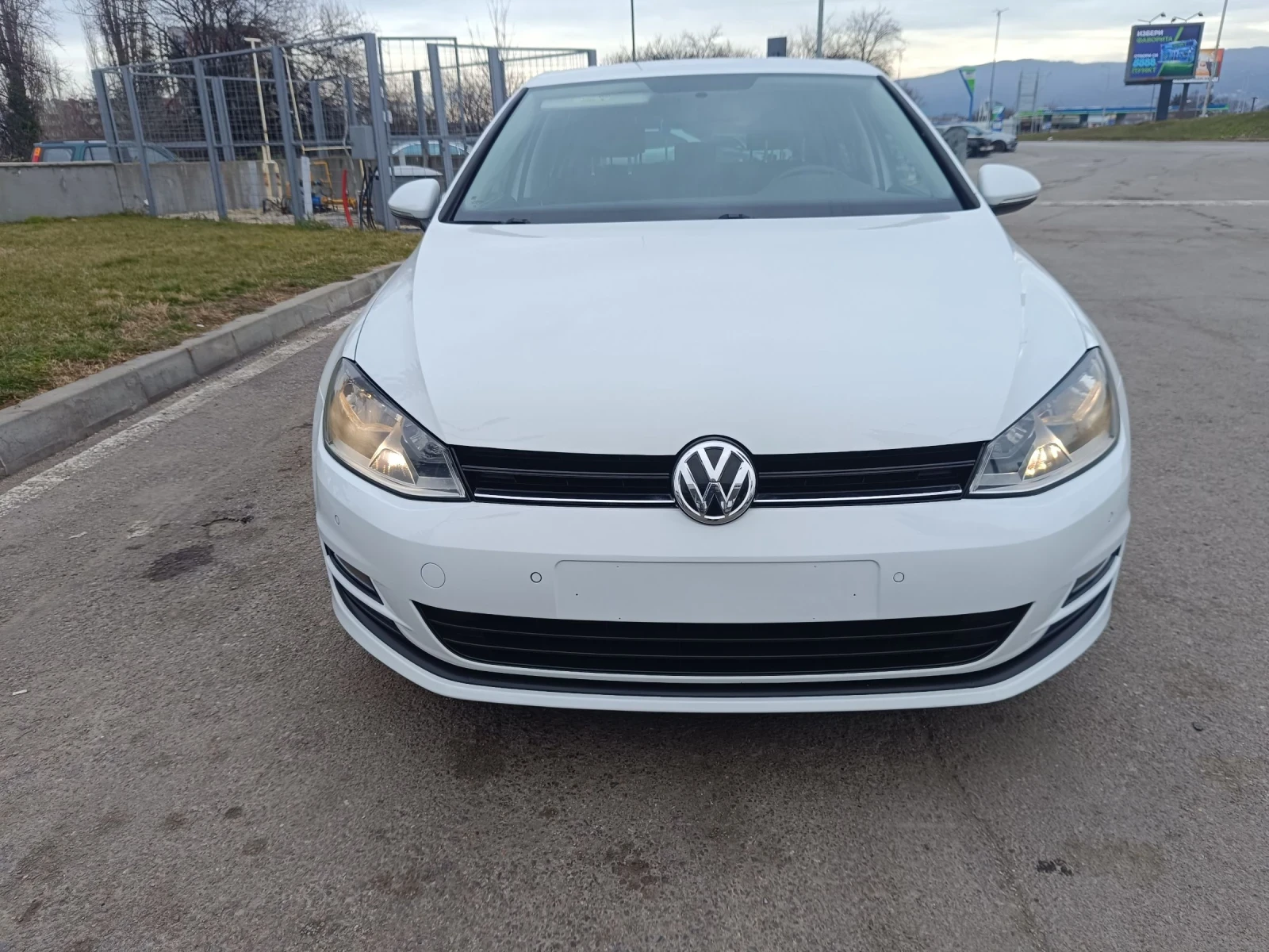 VW Golf 1.6tdi, снимка 3 - Автомобили и джипове - 54128056