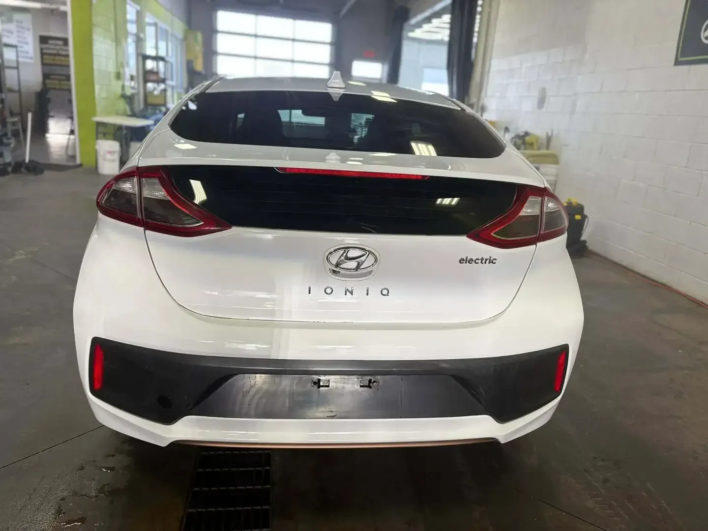 Hyundai Ioniq Electric ULTIMATE КОЖА ШИБЕДАХ CARPLAY KEYLESS ACC, снимка 5 - Автомобили и джипове - 54150561