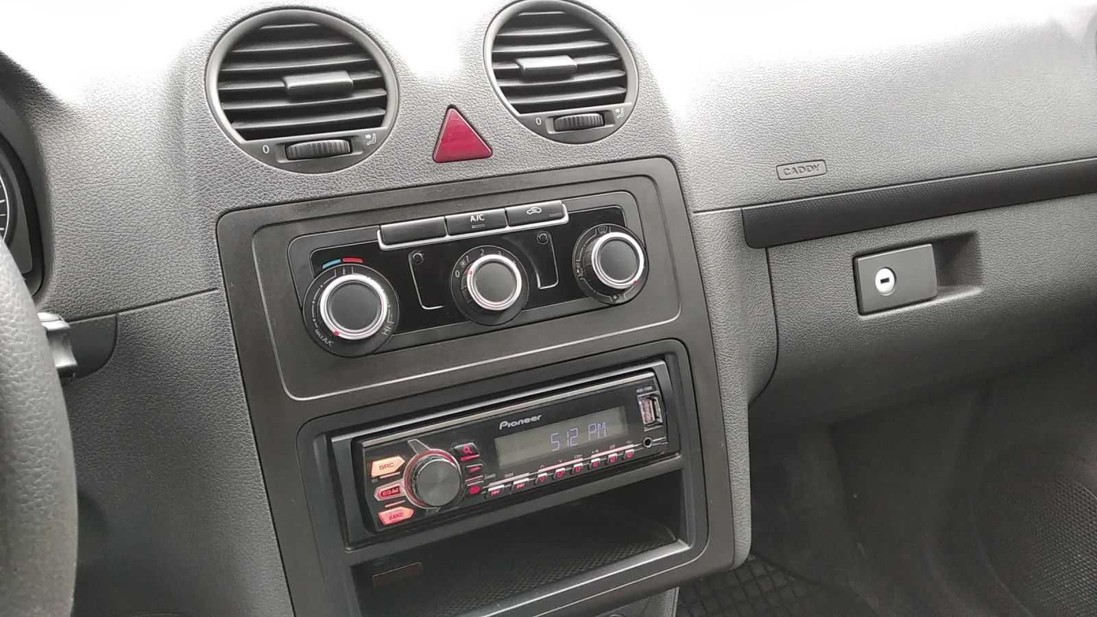 VW Caddy Bifuel бензин/газ , снимка 11 - Автомобили и джипове - 54160058