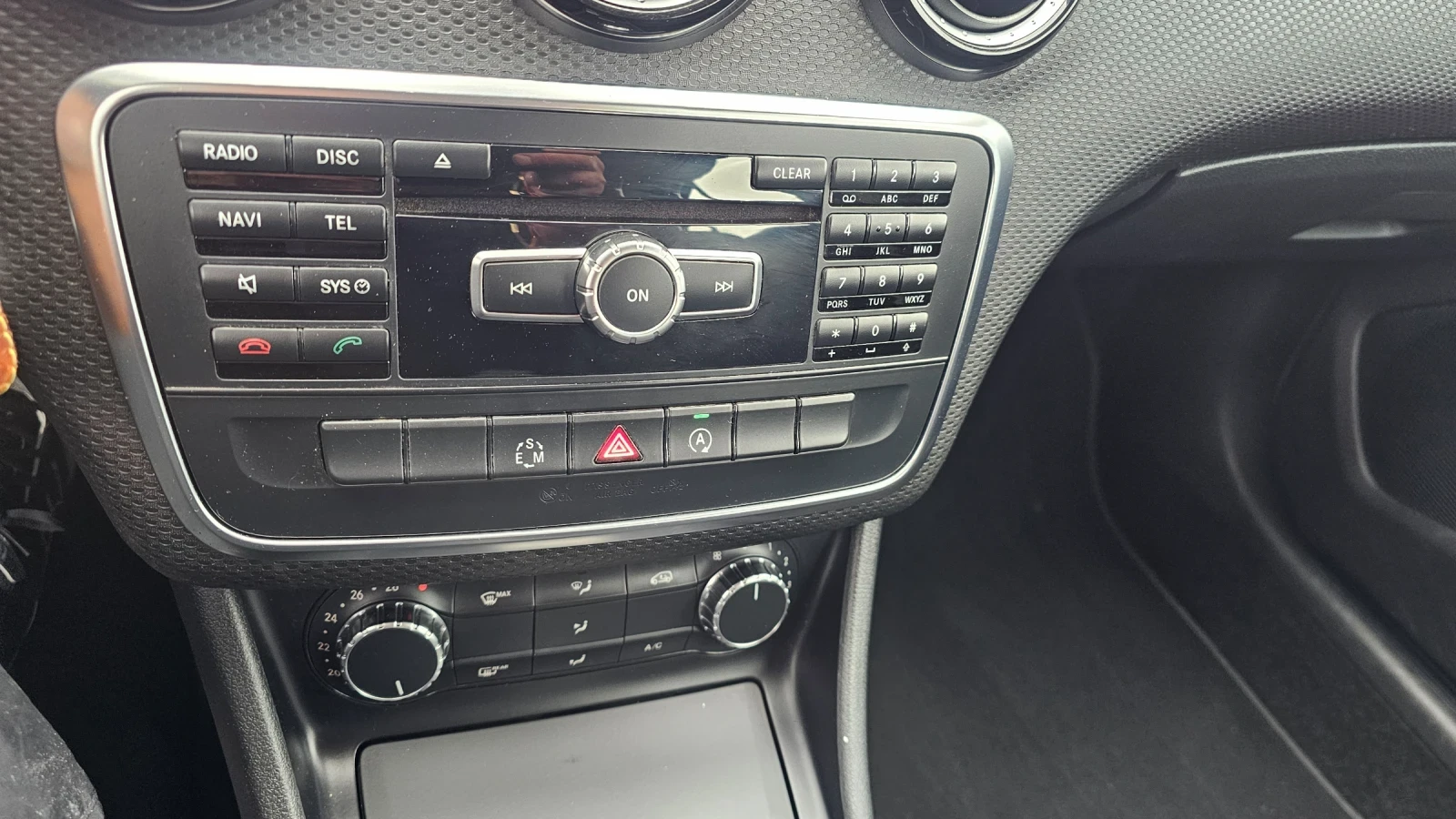 Mercedes-Benz A 180 EVRO-6<>NAVI, снимка 11 - Автомобили и джипове - 54205910