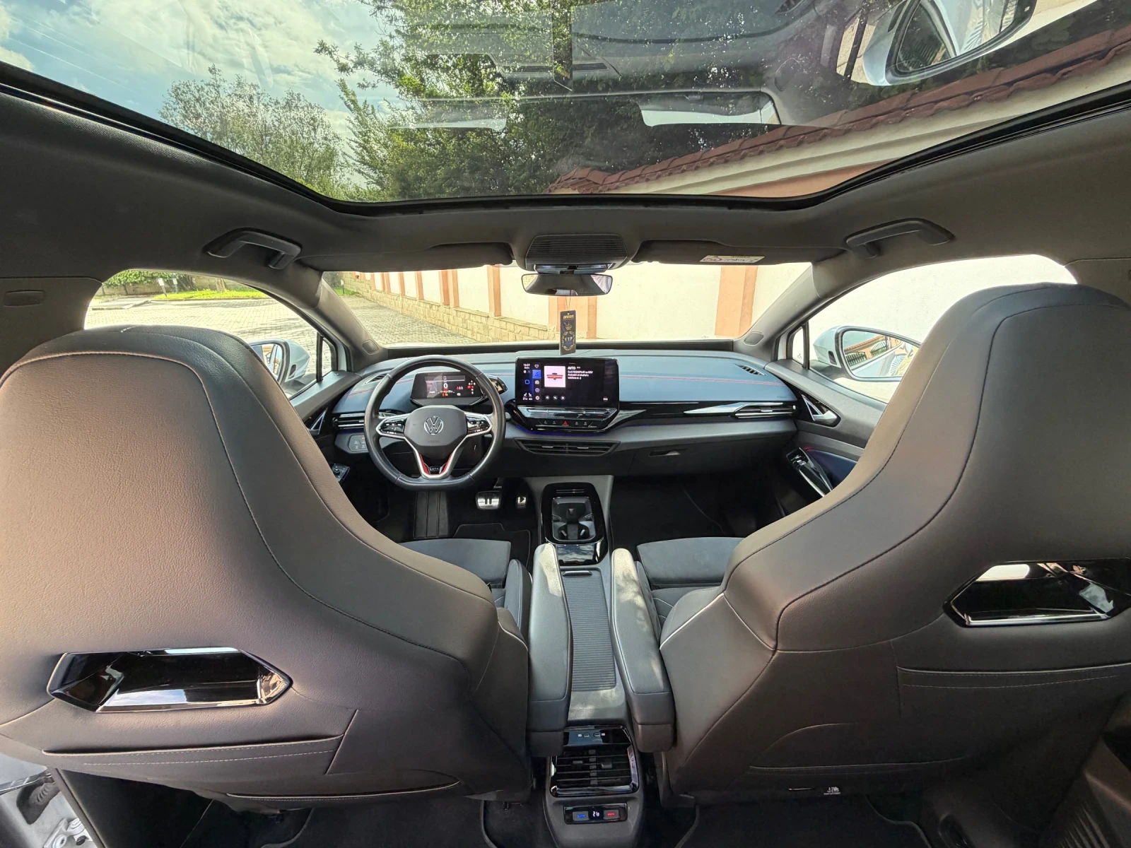 VW ID.4 GTX/Пано/360кам/Термоп/SportSeats/HeadUp/92хкм, снимка 12 - Автомобили и джипове - 54684970