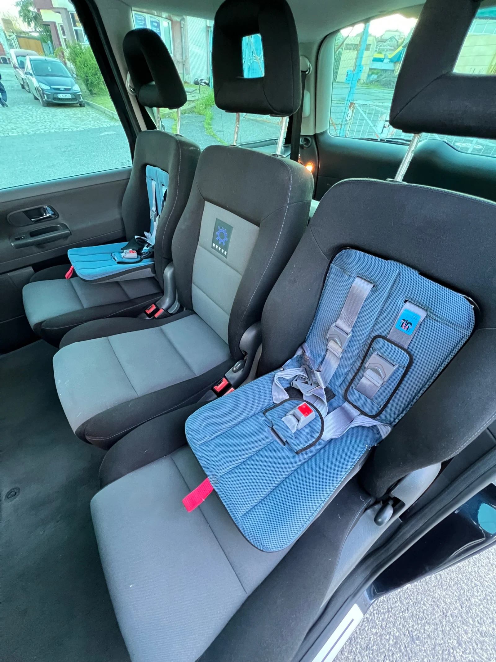 VW Sharan 2.0 TDI, снимка 10 - Автомобили и джипове - 54314444