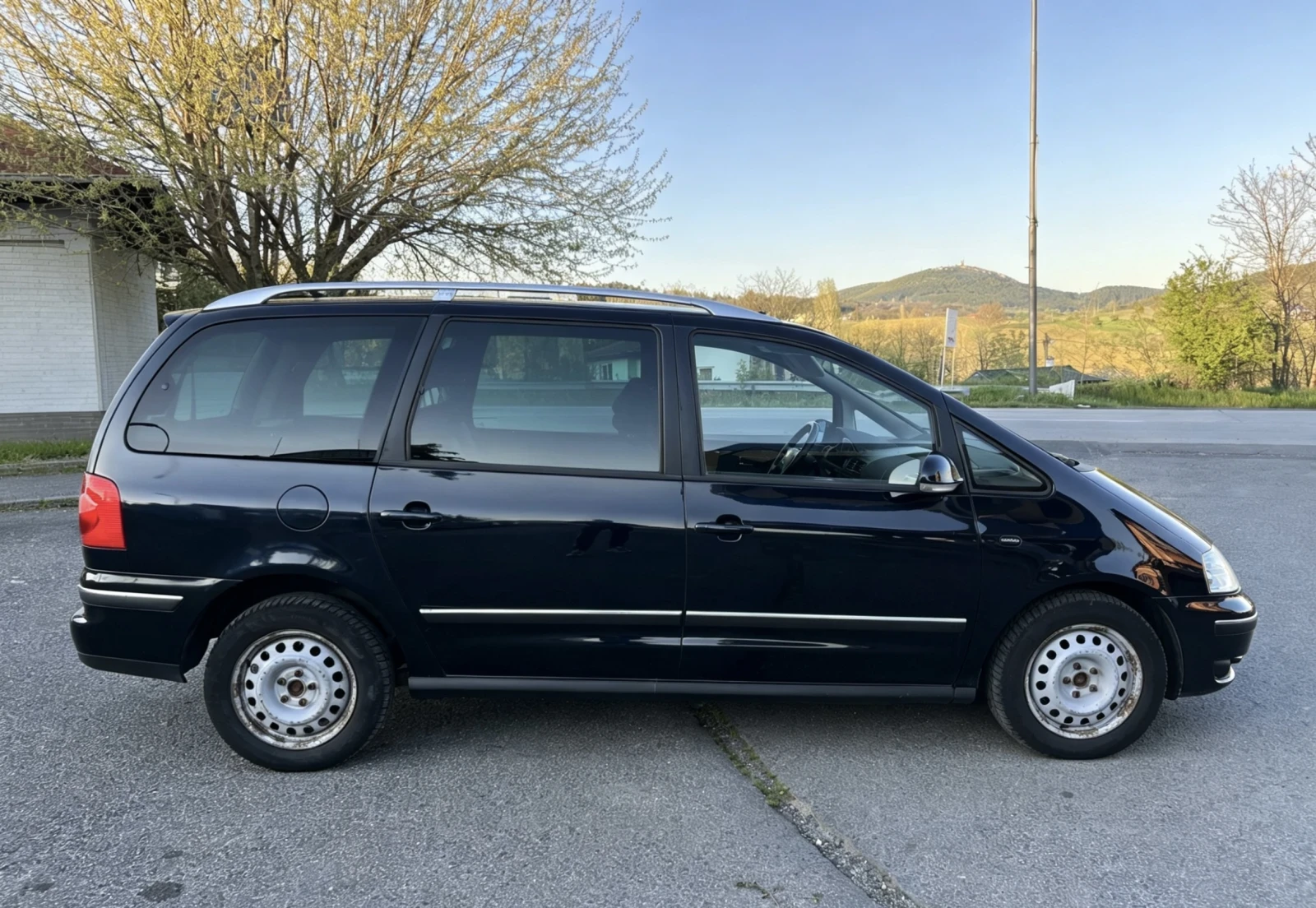 VW Sharan 2.0 TDI, снимка 2 - Автомобили и джипове - 54314444