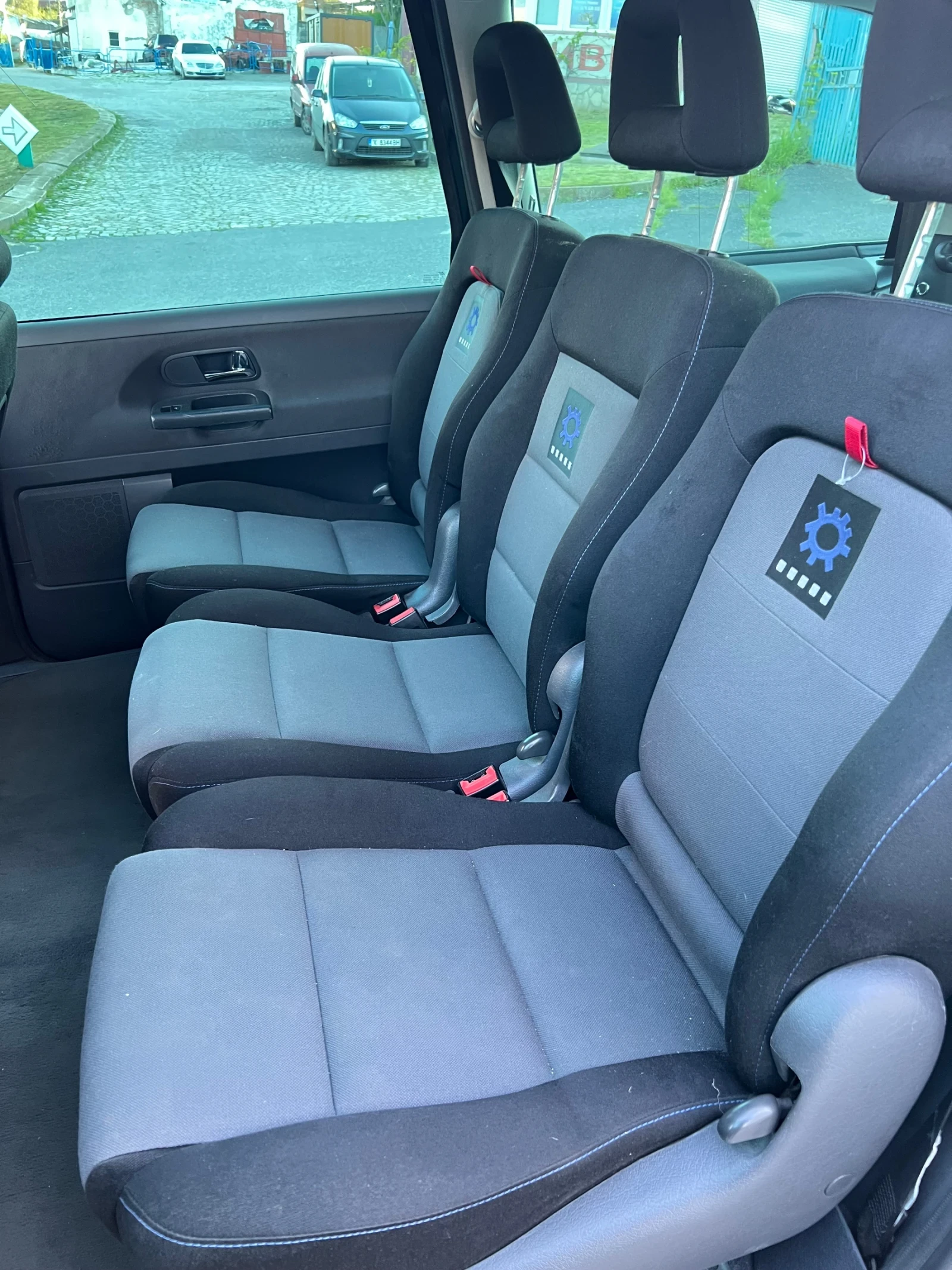 VW Sharan 2.0 TDI, снимка 9 - Автомобили и джипове - 54314444