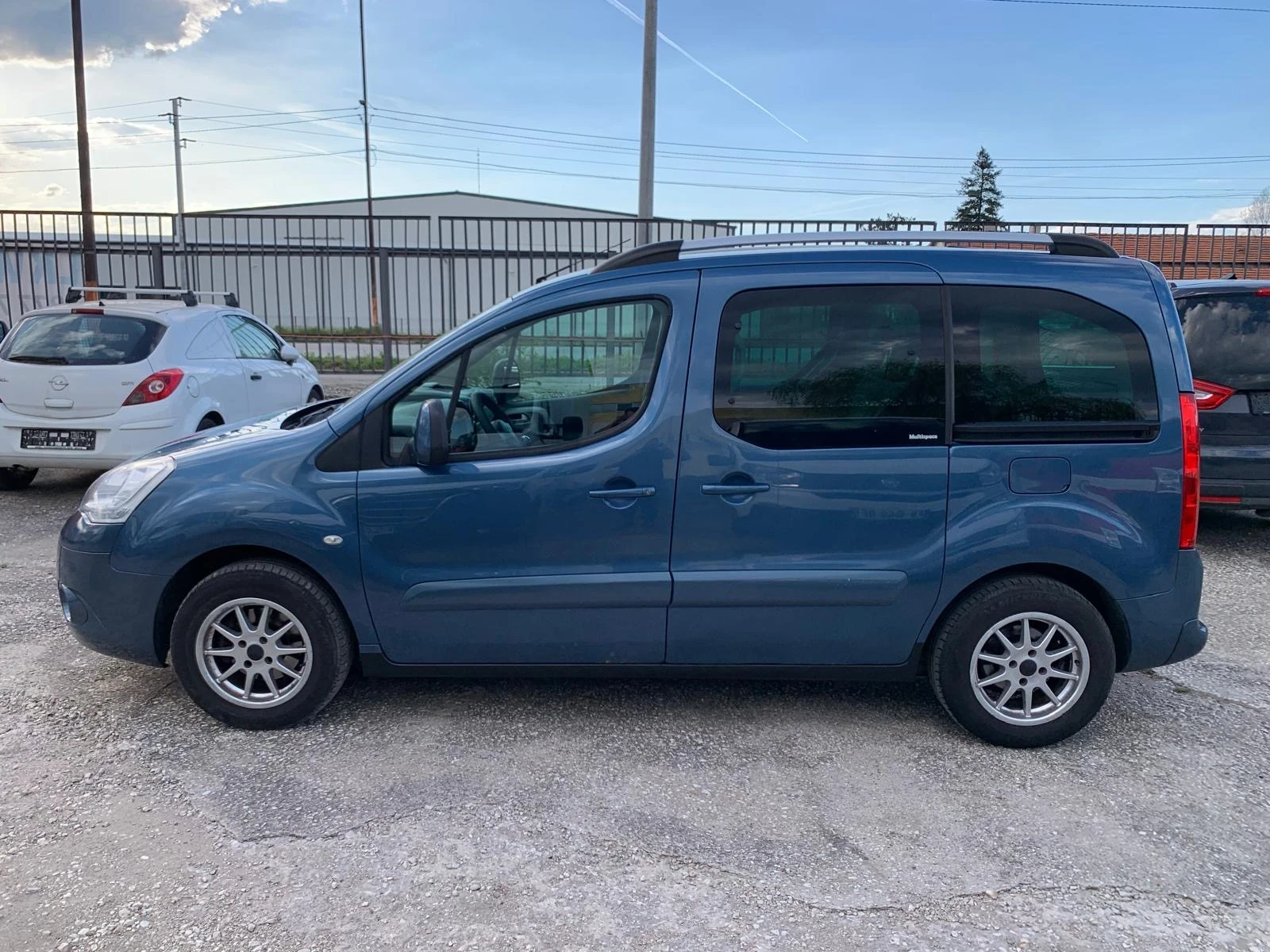 Citroen Berlingo 1.6 HDI MULTISPACE, снимка 8 - Автомобили и джипове - 54347196