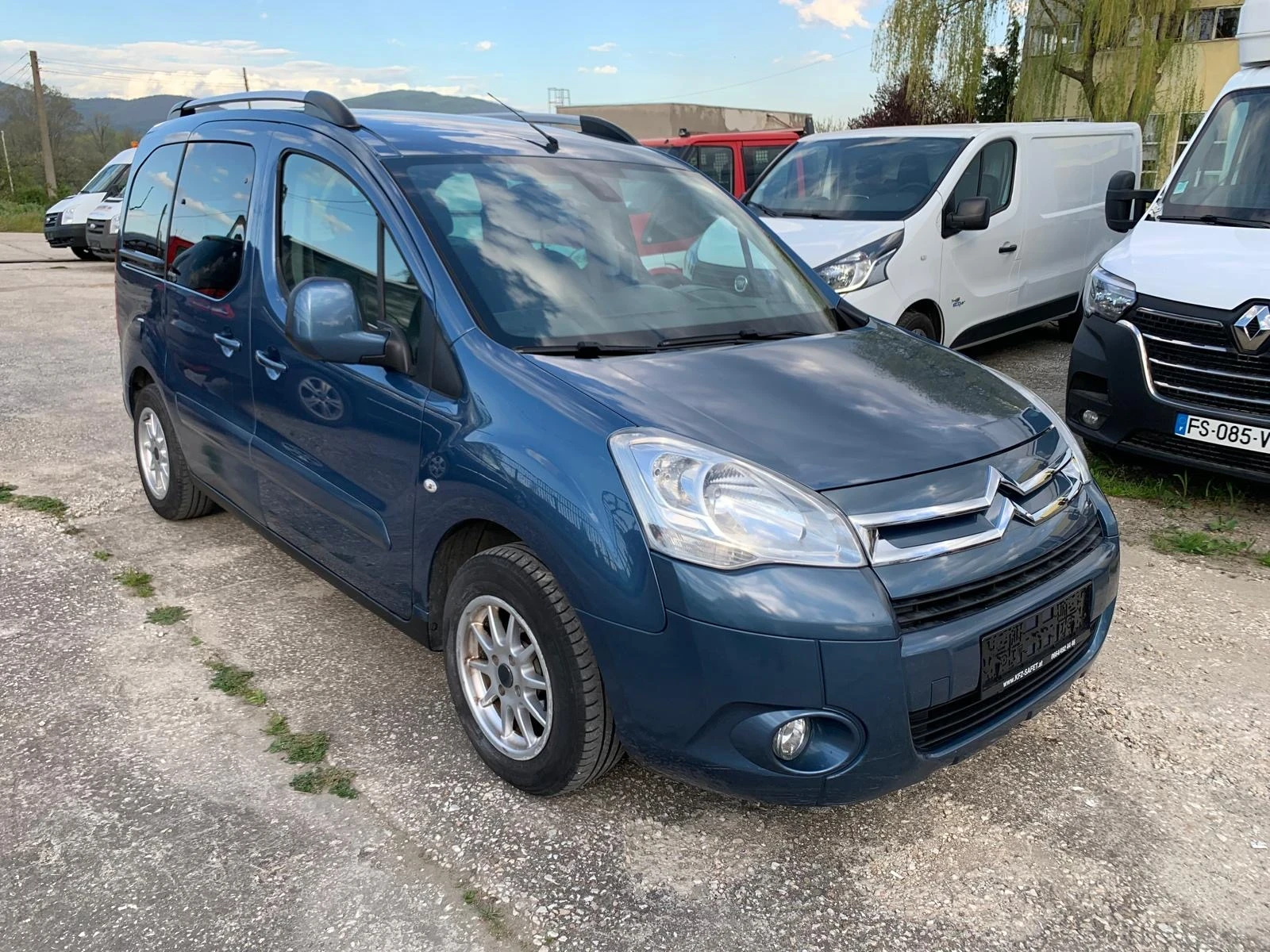 Citroen Berlingo 1.6 HDI MULTISPACE, снимка 3 - Автомобили и джипове - 54347196