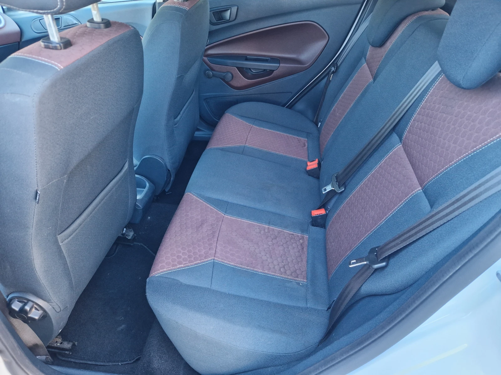 Ford Fiesta 1.4 GPL/TITANIUM, снимка 14 - Автомобили и джипове - 54456511