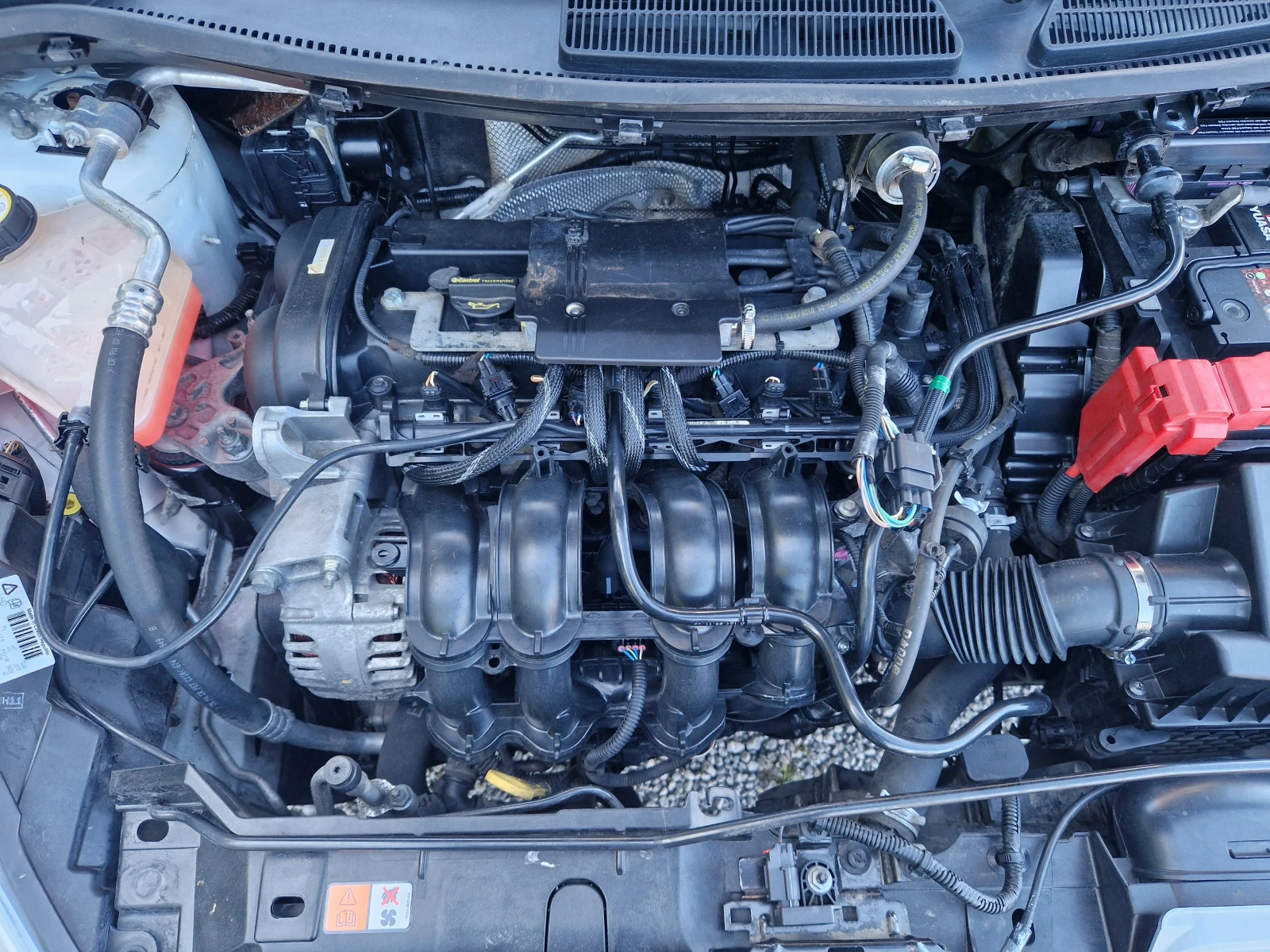 Ford Fiesta 1.4 GPL/TITANIUM, снимка 15 - Автомобили и джипове - 54456511
