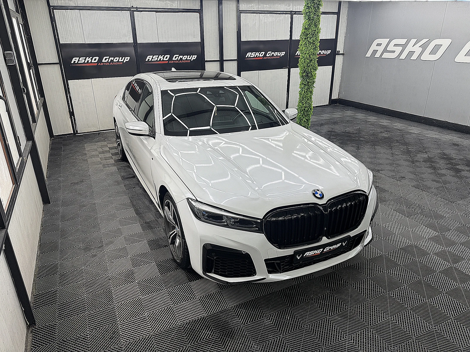 BMW 730 M-Paket/Long/PANORAMA/2xTV/БИЗНЕС КЛАС/ЛИЗИНГ, снимка 7 - Автомобили и джипове - 54937991