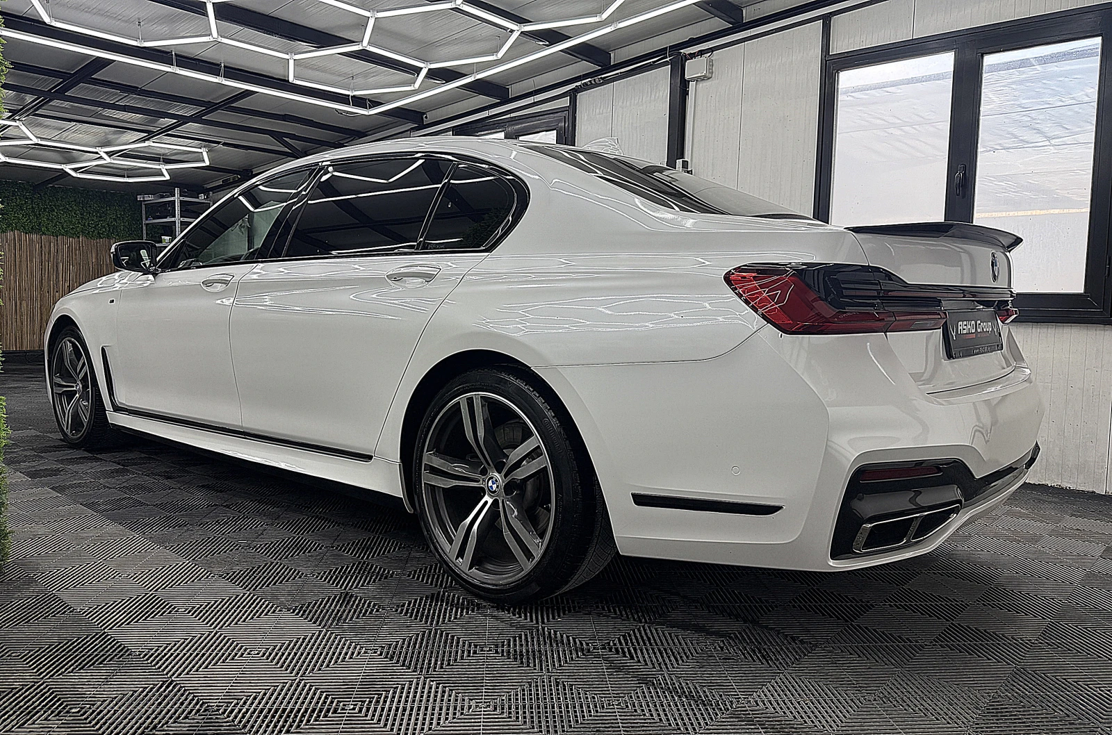 BMW 730 M-Paket/Long/PANORAMA/2xTV/БИЗНЕС КЛАС/ЛИЗИНГ, снимка 4 - Автомобили и джипове - 54937991