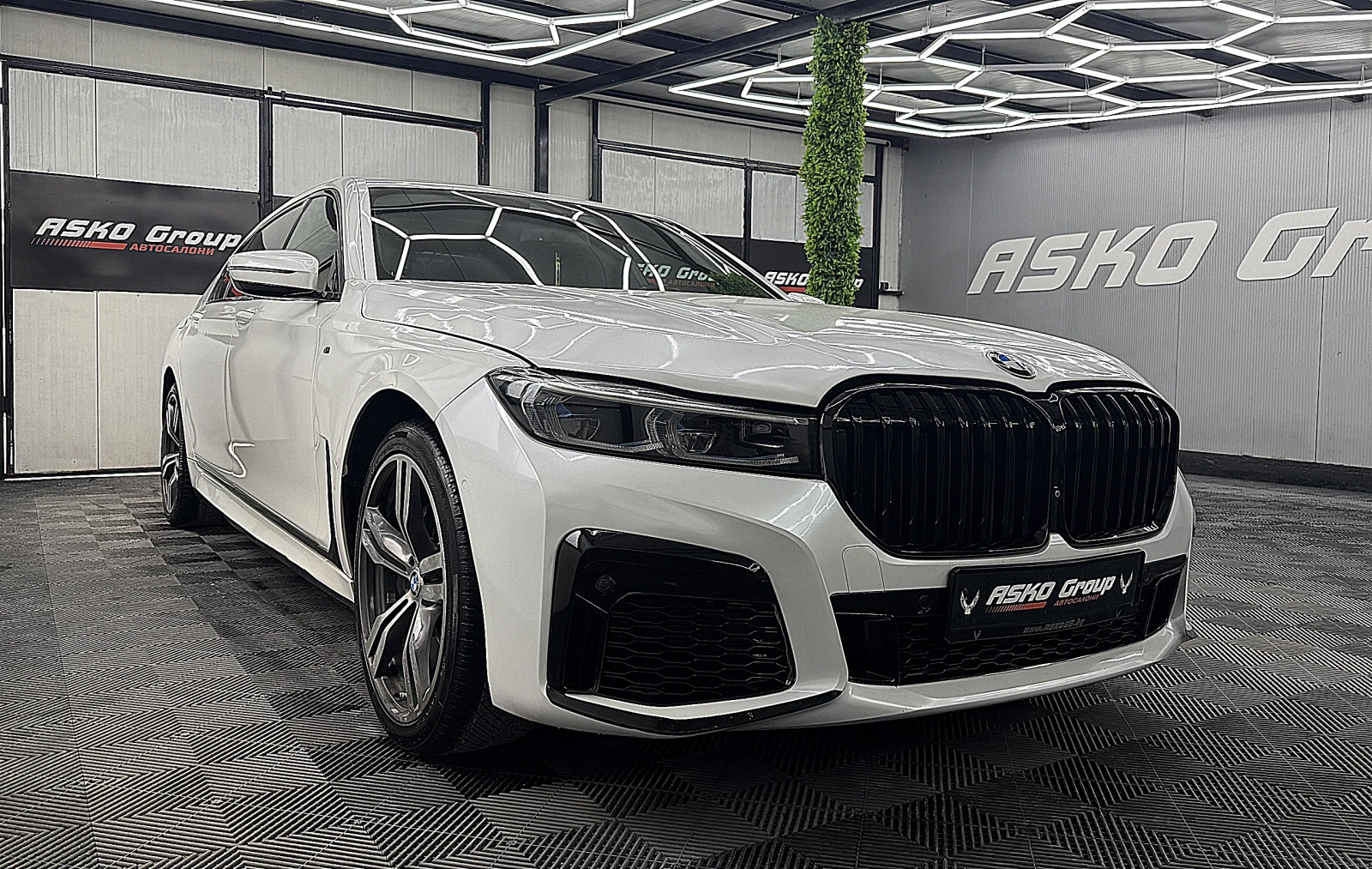 BMW 730 M-Paket/Long/PANORAMA/2xTV/БИЗНЕС КЛАС/ЛИЗИНГ, снимка 3 - Автомобили и джипове - 54937991