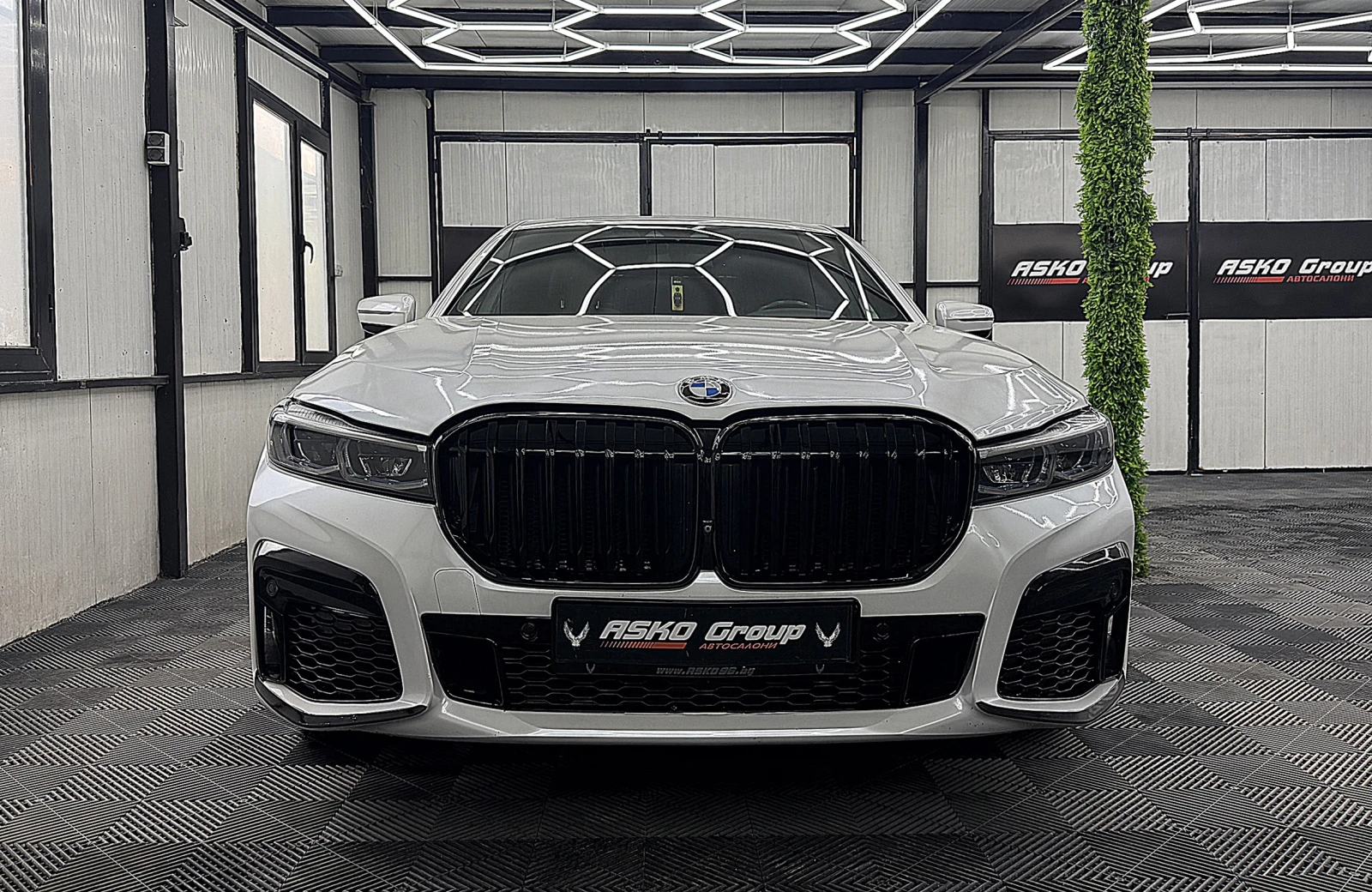 BMW 730 M-Paket/Long/PANORAMA/2xTV/БИЗНЕС КЛАС/ЛИЗИНГ, снимка 2 - Автомобили и джипове - 54937991
