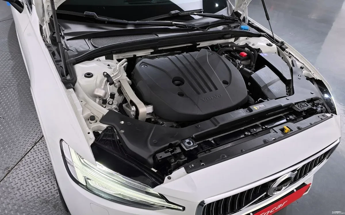 Volvo S60 T5 INSCRIPTION #УНИКАТ# !FULL!, снимка 5 - Автомобили и джипове - 54941322