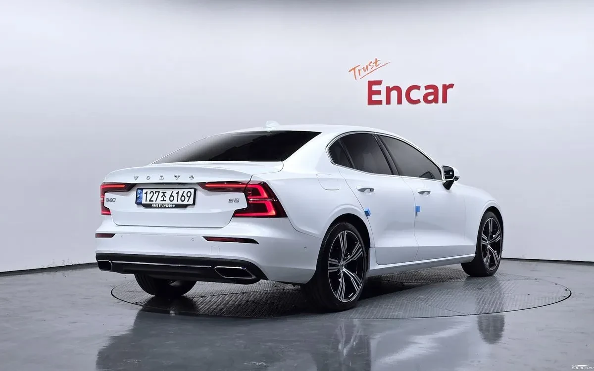Volvo S60 T5 INSCRIPTION #УНИКАТ# !FULL!, снимка 2 - Автомобили и джипове - 54941322