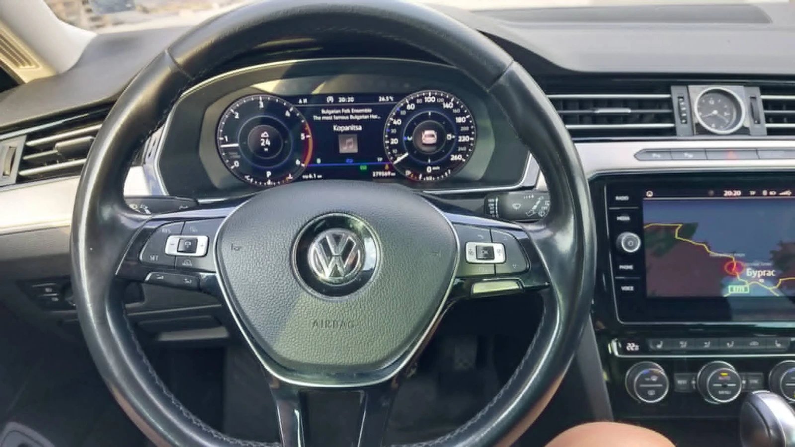 VW Passat, снимка 6 - Автомобили и джипове - 55234323