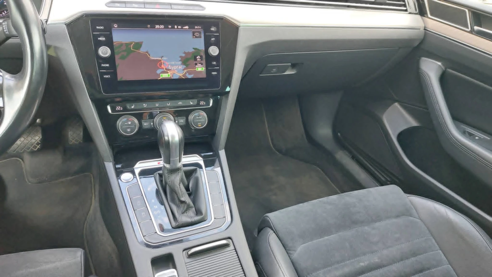 VW Passat, снимка 10 - Автомобили и джипове - 55234323