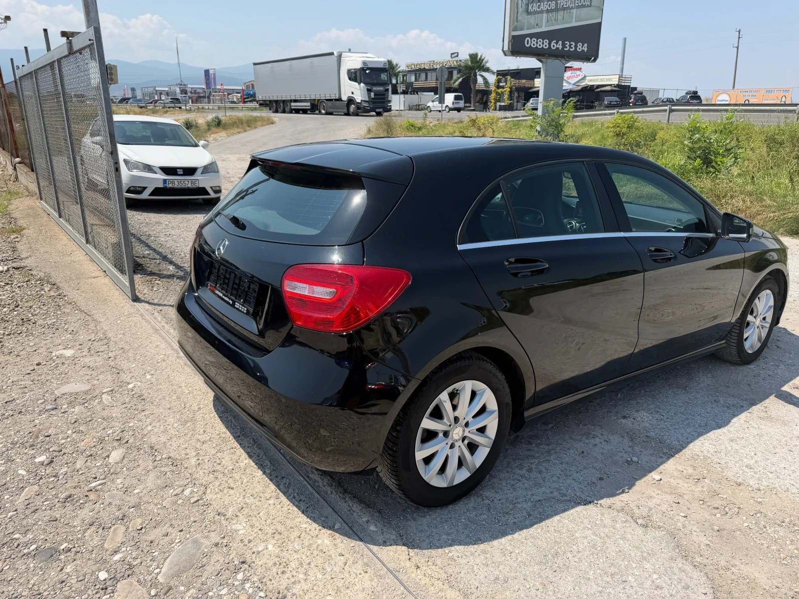 Mercedes-Benz A 180 (Като Нова), снимка 5 - Автомобили и джипове - 55388708