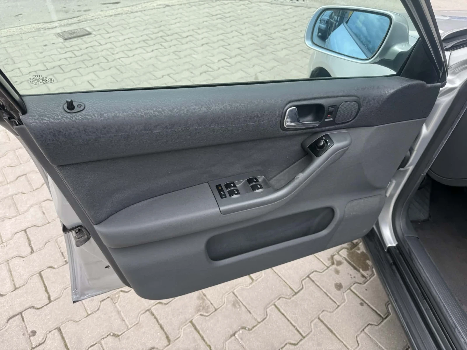 Audi A3 1.8T, снимка 7 - Автомобили и джипове - 55512447