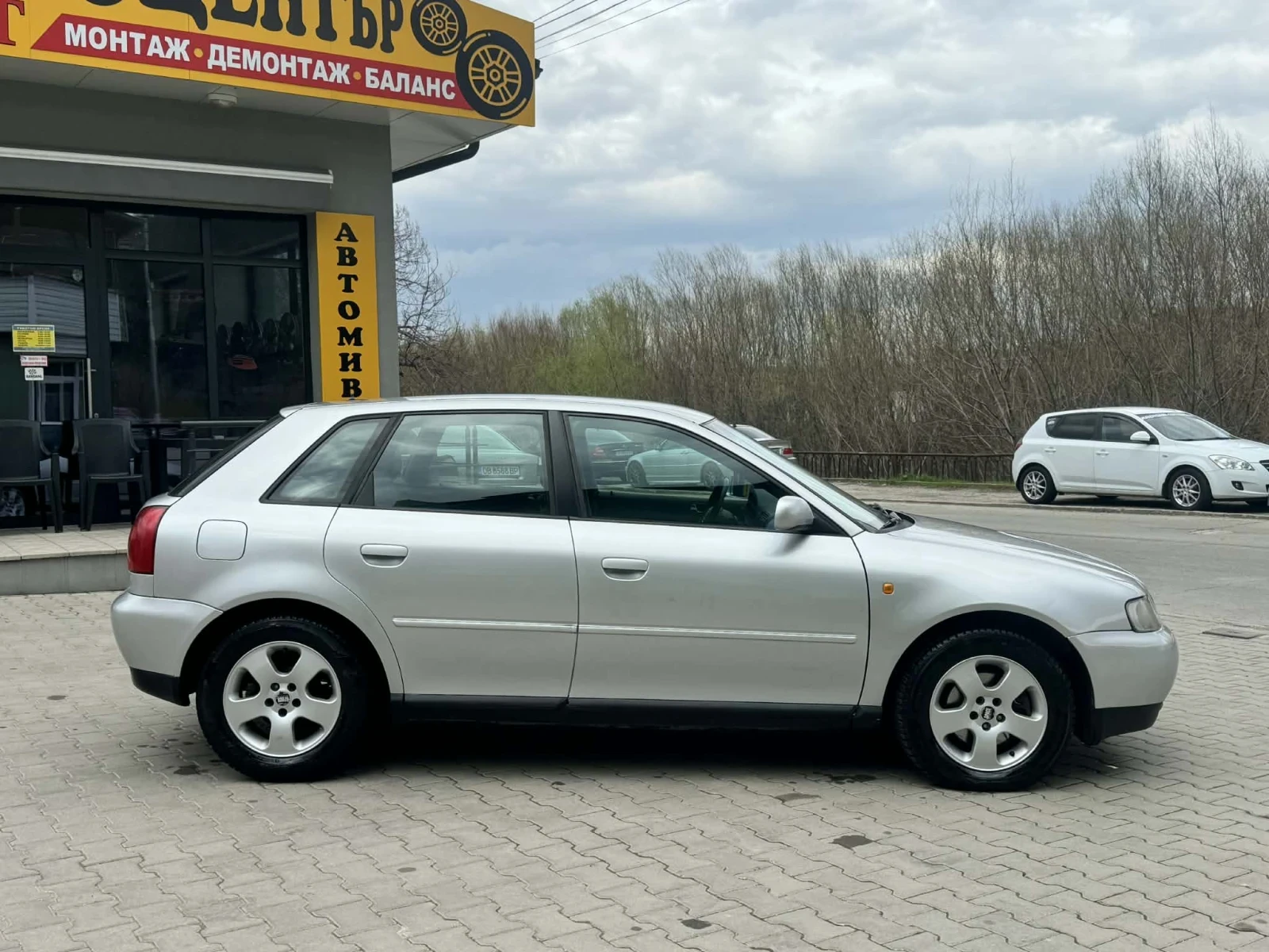 Audi A3 1.8T, снимка 4 - Автомобили и джипове - 55512447