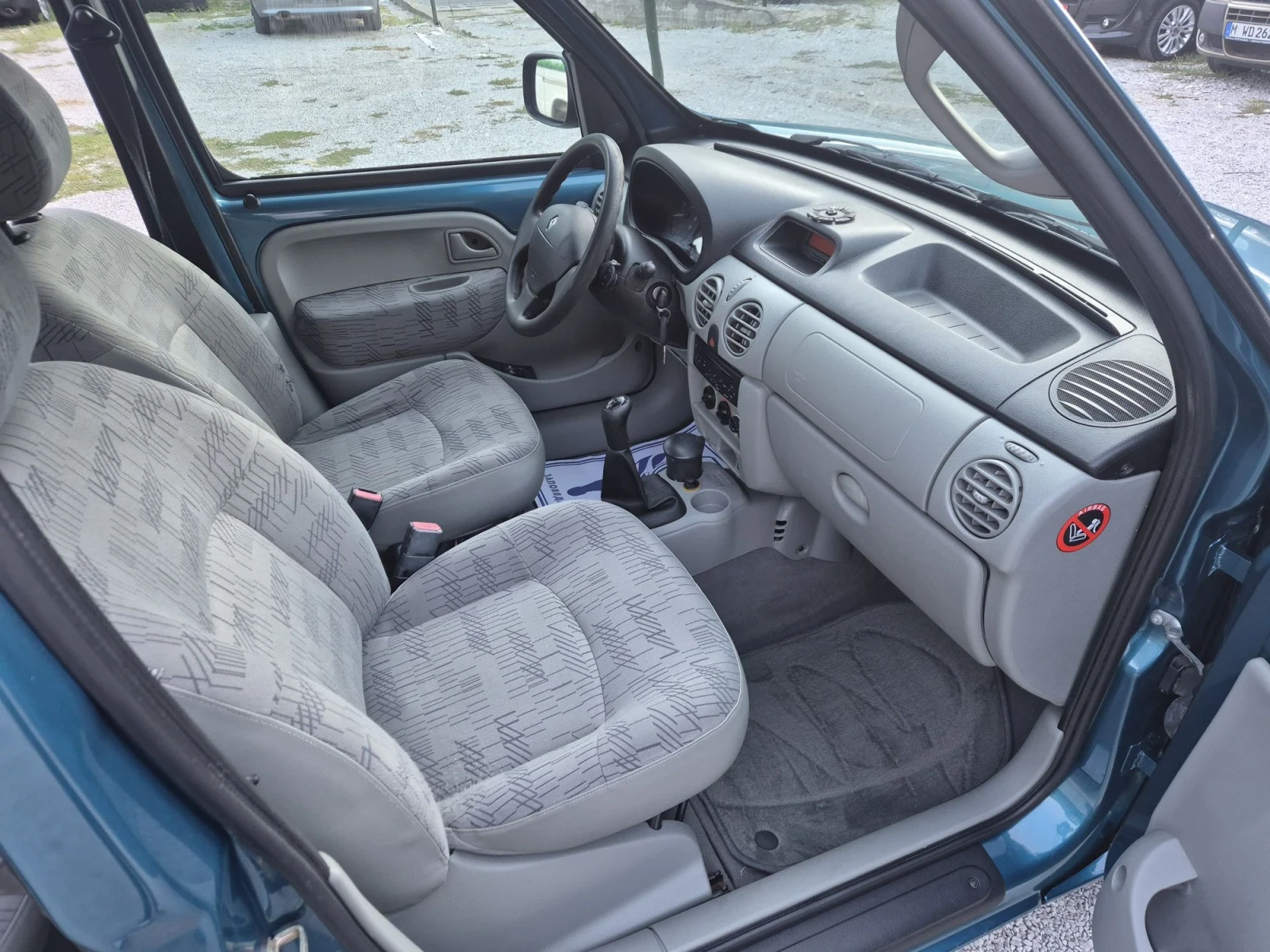 Renault Kangoo 1.5дизел 85к.с, снимка 10 - Автомобили и джипове - 56134150
