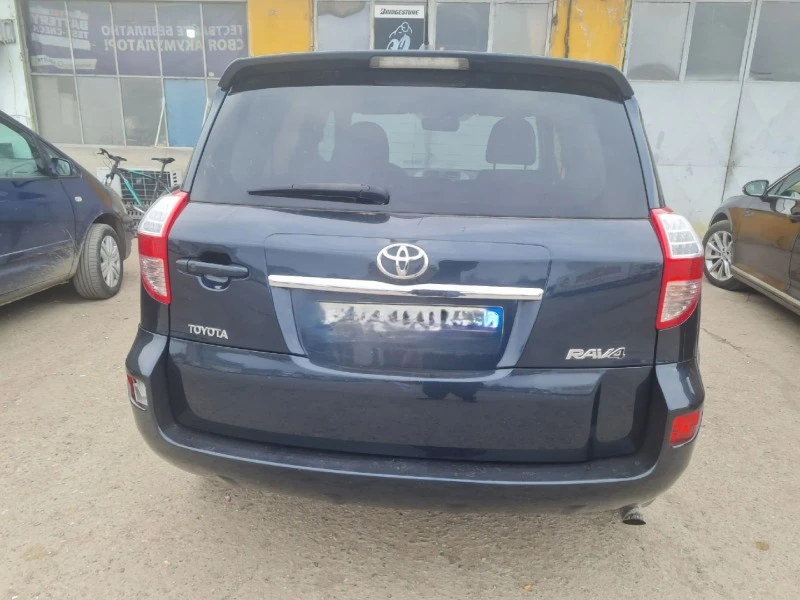 Toyota Rav4 2.2d avtomatik, снимка 16 - Автомобили и джипове - 44960261