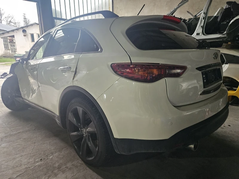 Infiniti QX70 3.0d, снимка 2 - Автомобили и джипове - 49868896